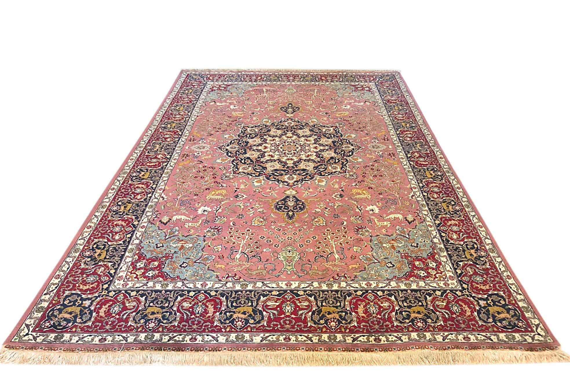 Persian Hand Knotted Floral Medallion Animal Motif Tabriz Rug 60 Raj In New Condition For Sale In San Diego, CA