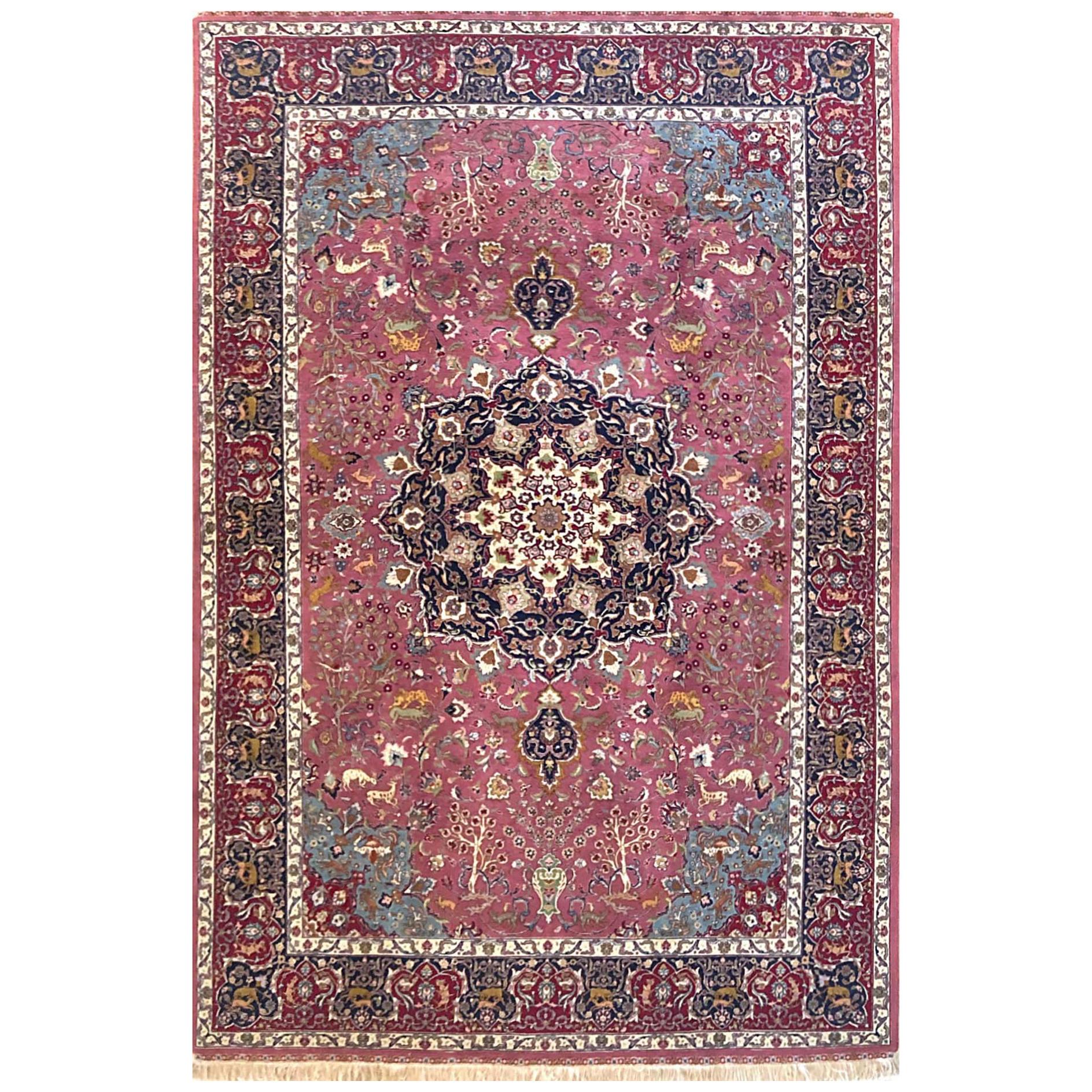 Persischer handgeknüpfter, geblümter Medaillon-Teppich mit Tiermotiv aus Täbris 60 Raj