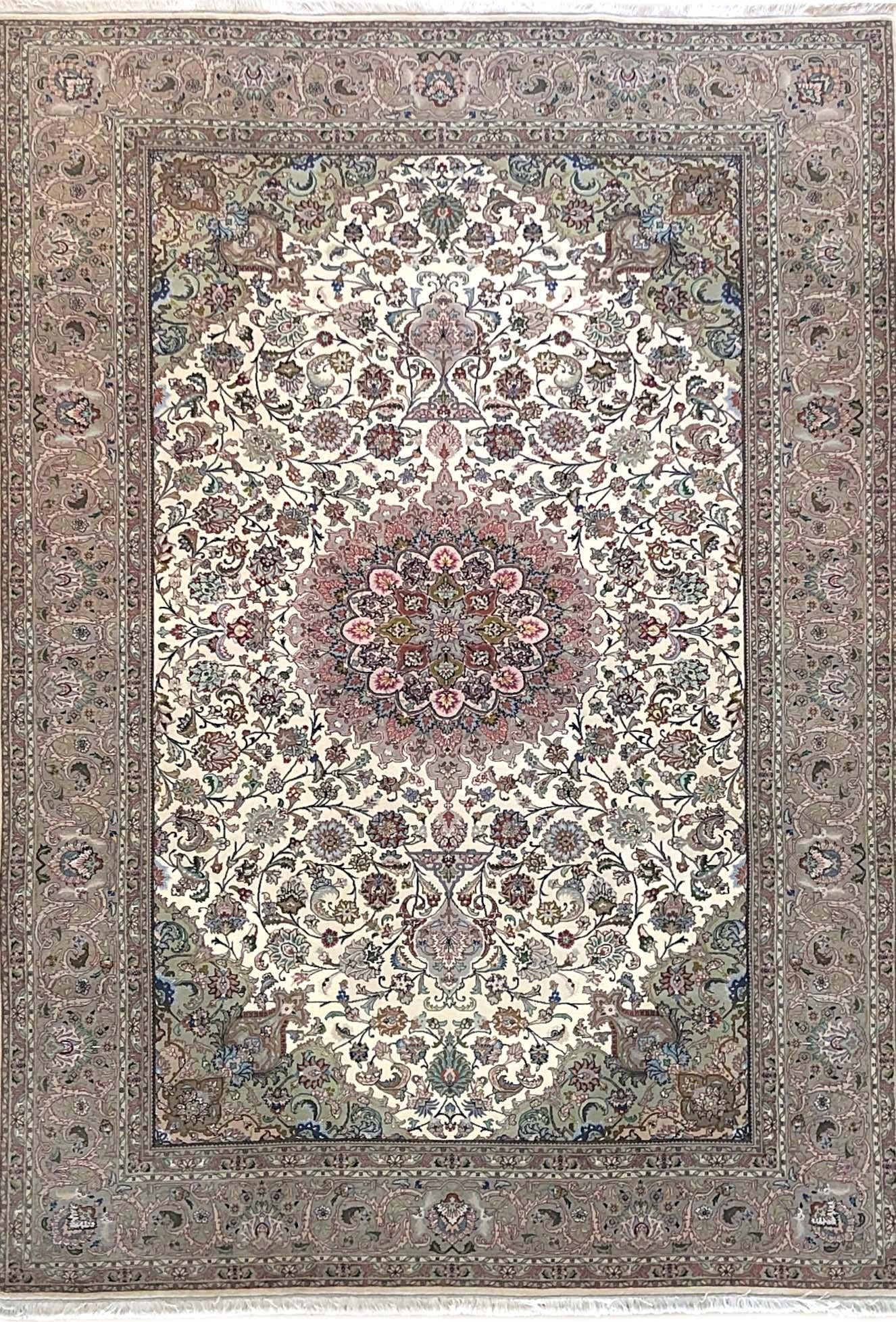 Persian Hand Knotted Floral Medallion Tabriz Rug 4