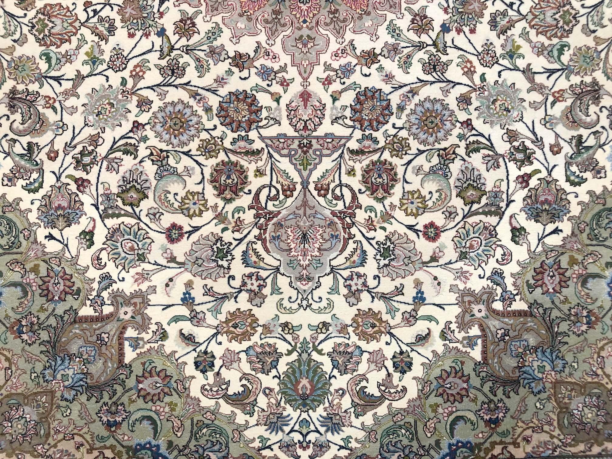 Persian Hand Knotted Floral Medallion Tabriz Rug In Good Condition In San Diego, CA