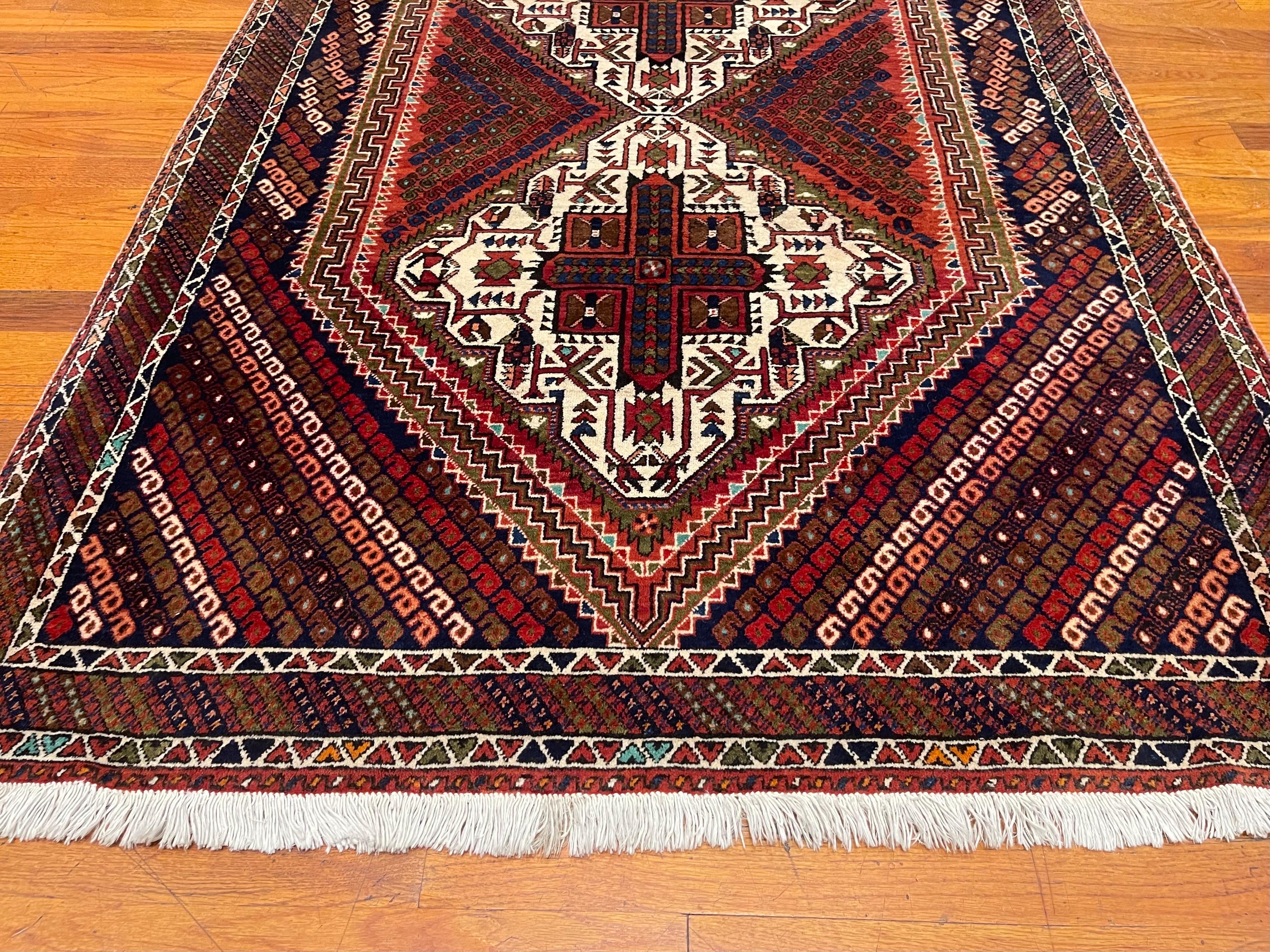 Persischer handgeknüpfter geometrischer Afshar-Teppich, handgeknüpft, um 1950 (Handgeknüpft) im Angebot