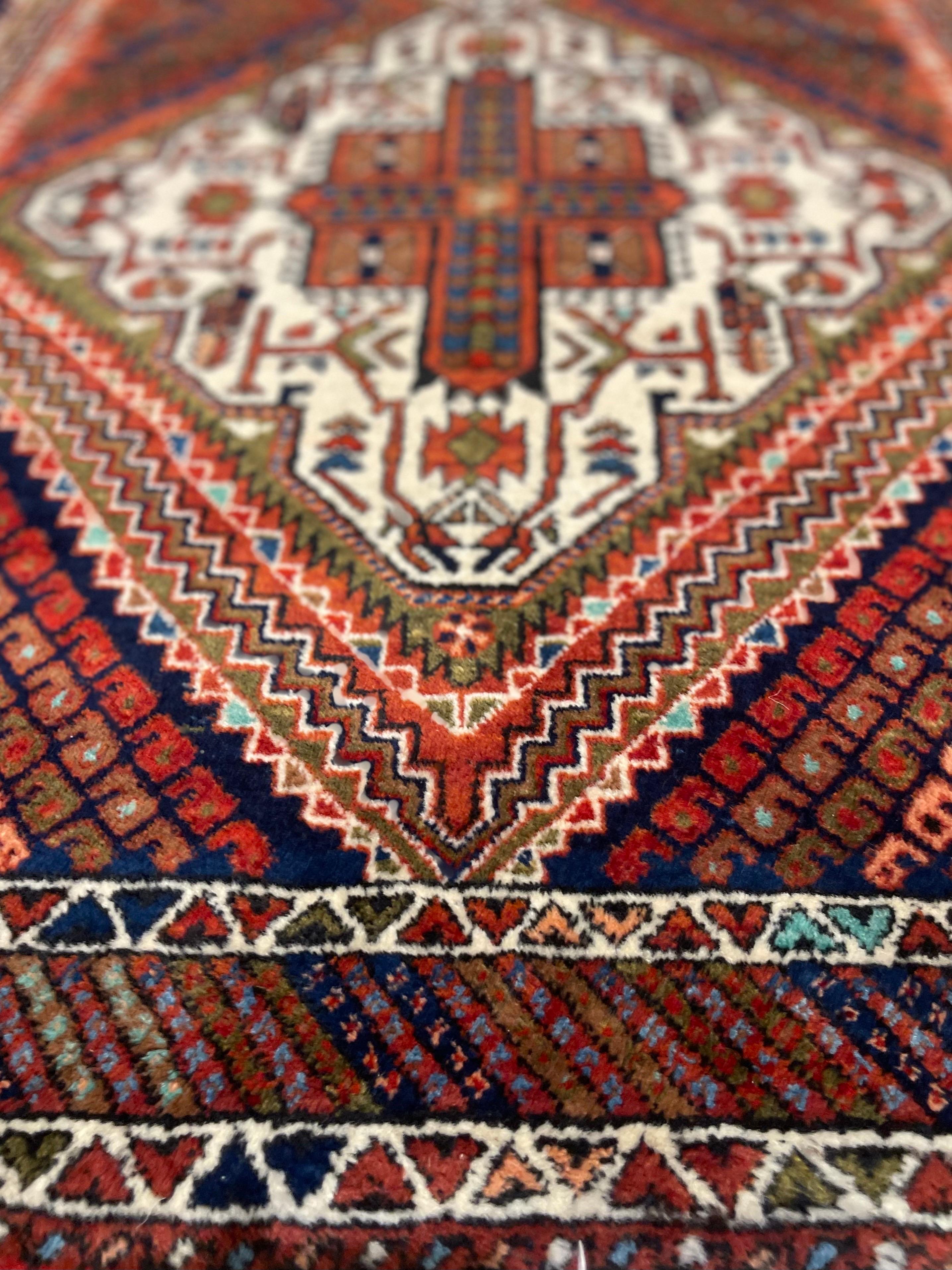 Persischer handgeknüpfter geometrischer Afshar-Teppich, handgeknüpft, um 1950 (Mitte des 20. Jahrhunderts) im Angebot