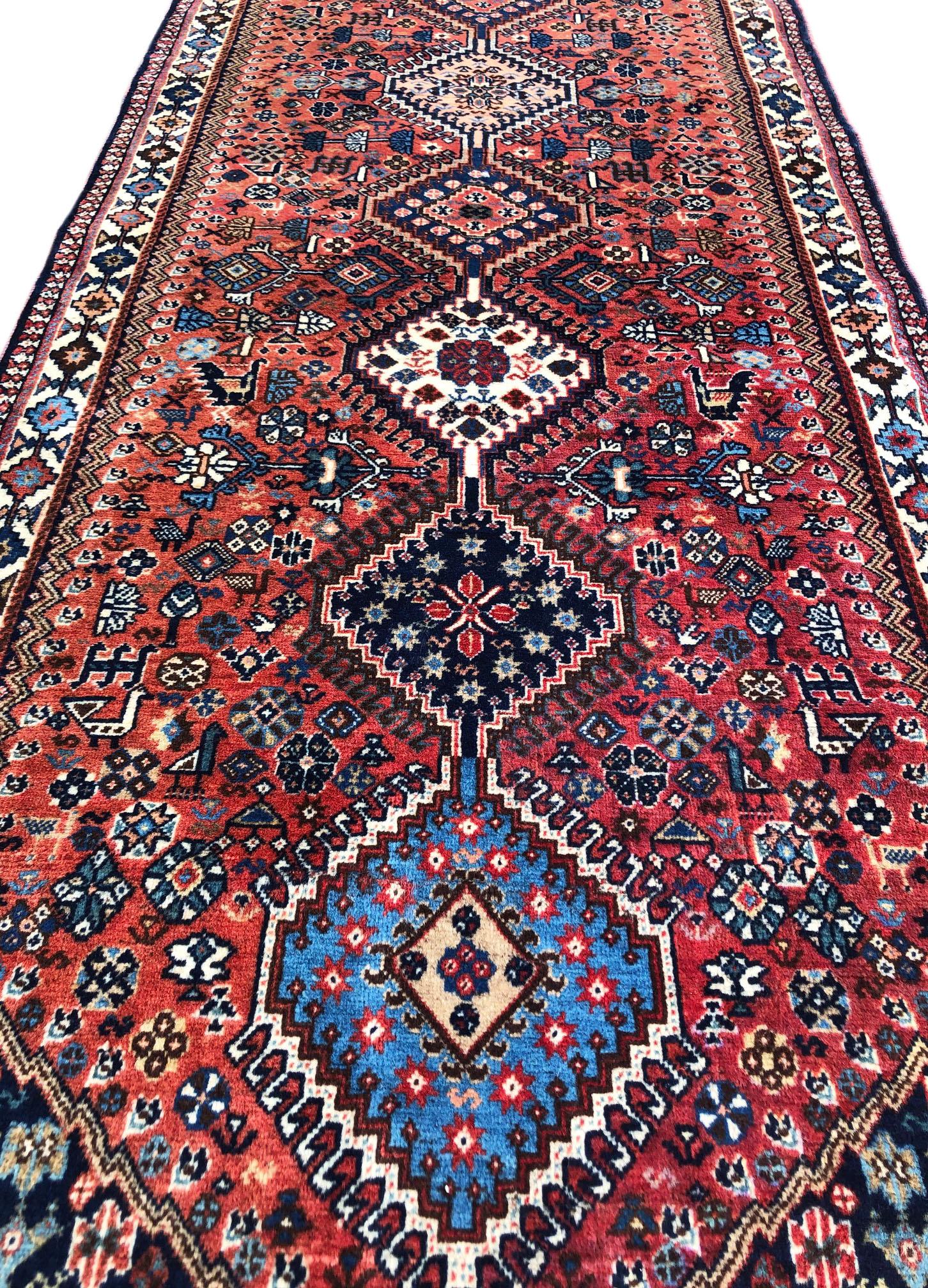 Persischer Yalameh-Teppich-Läufer (Stammeskunst) im Angebot