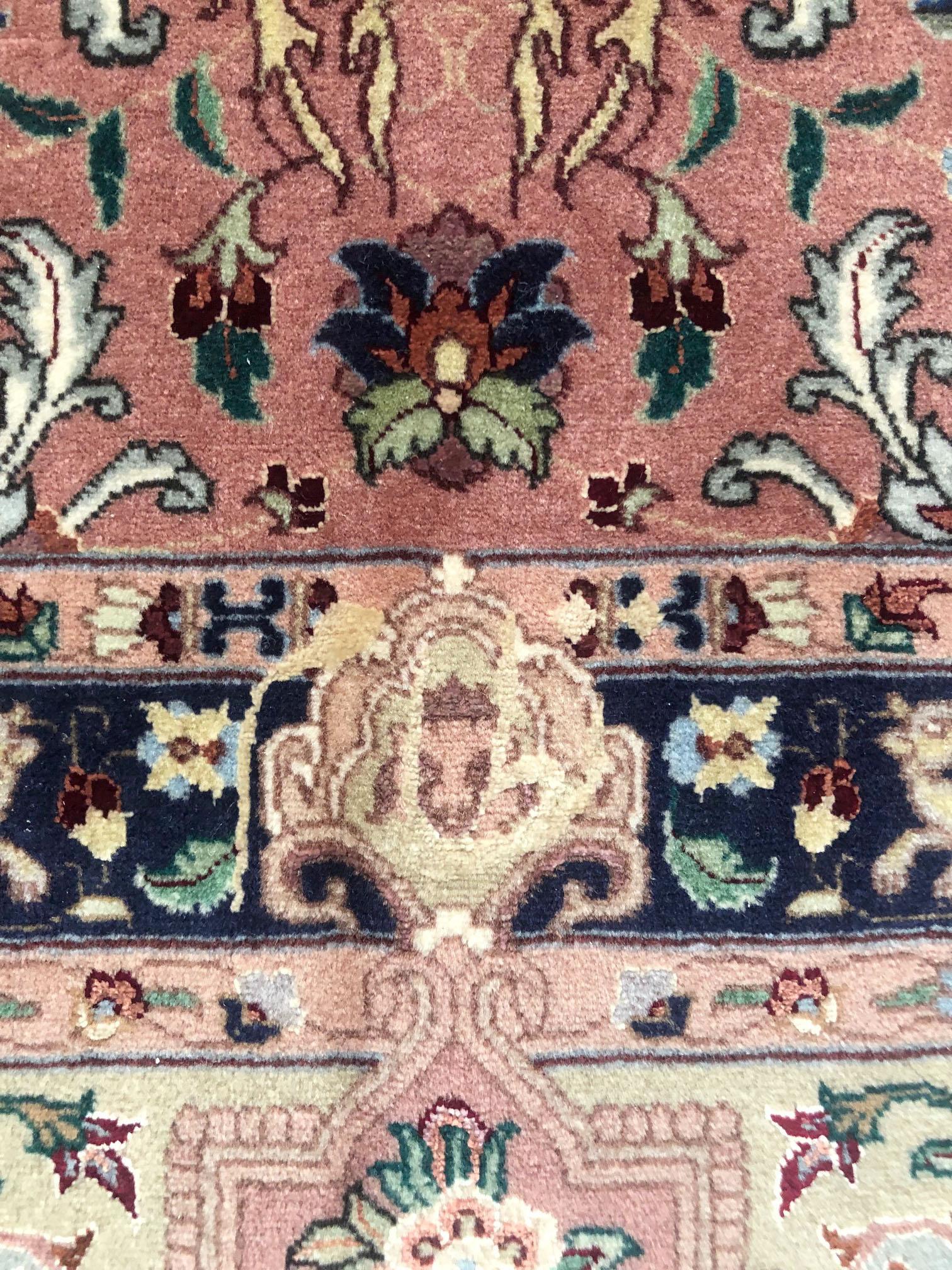  Persischer handgeknüpfter Medaillon-Teppich aus Täbris mit Blumenmuster und Tiermotiv im Angebot 9