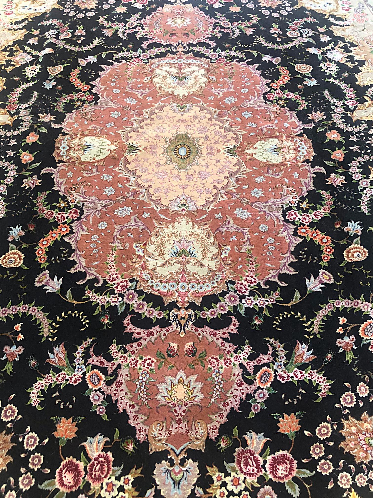 Persischer schwarzer Täbris-Teppich (Tabriz) im Angebot