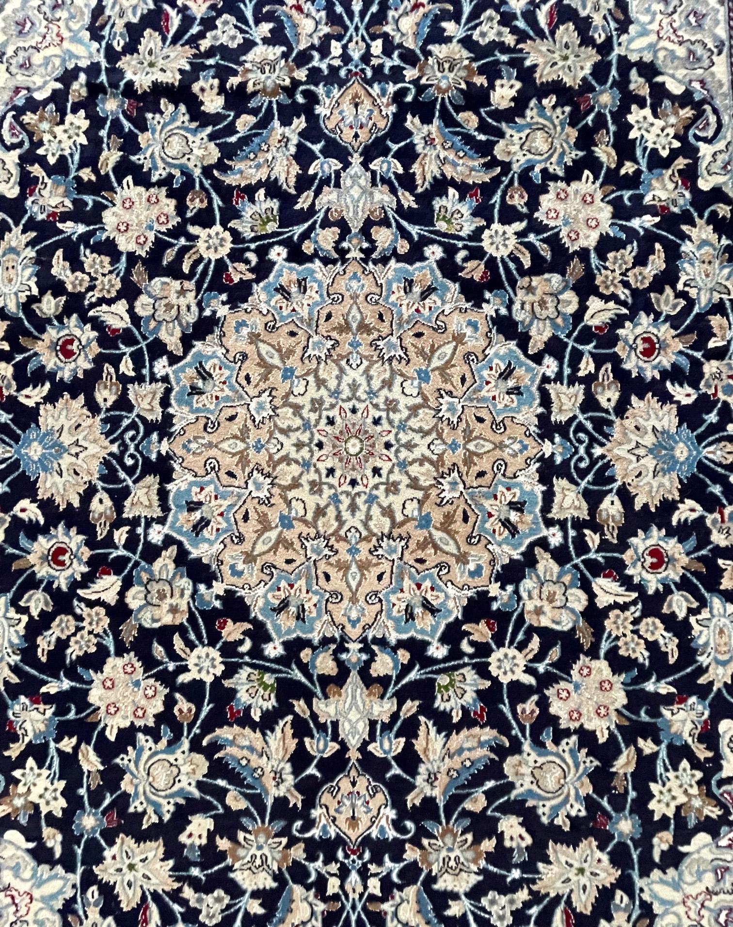 Persian Hand Knotted Medallion Floral Cream Blue Nain Rug 1980 Circa In Good Condition For Sale In San Diego, CA