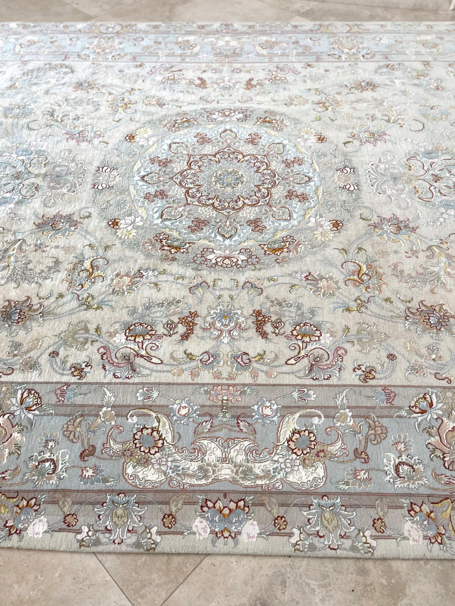 Tappeto Tabriz in seta floreale persiano in vendita 3