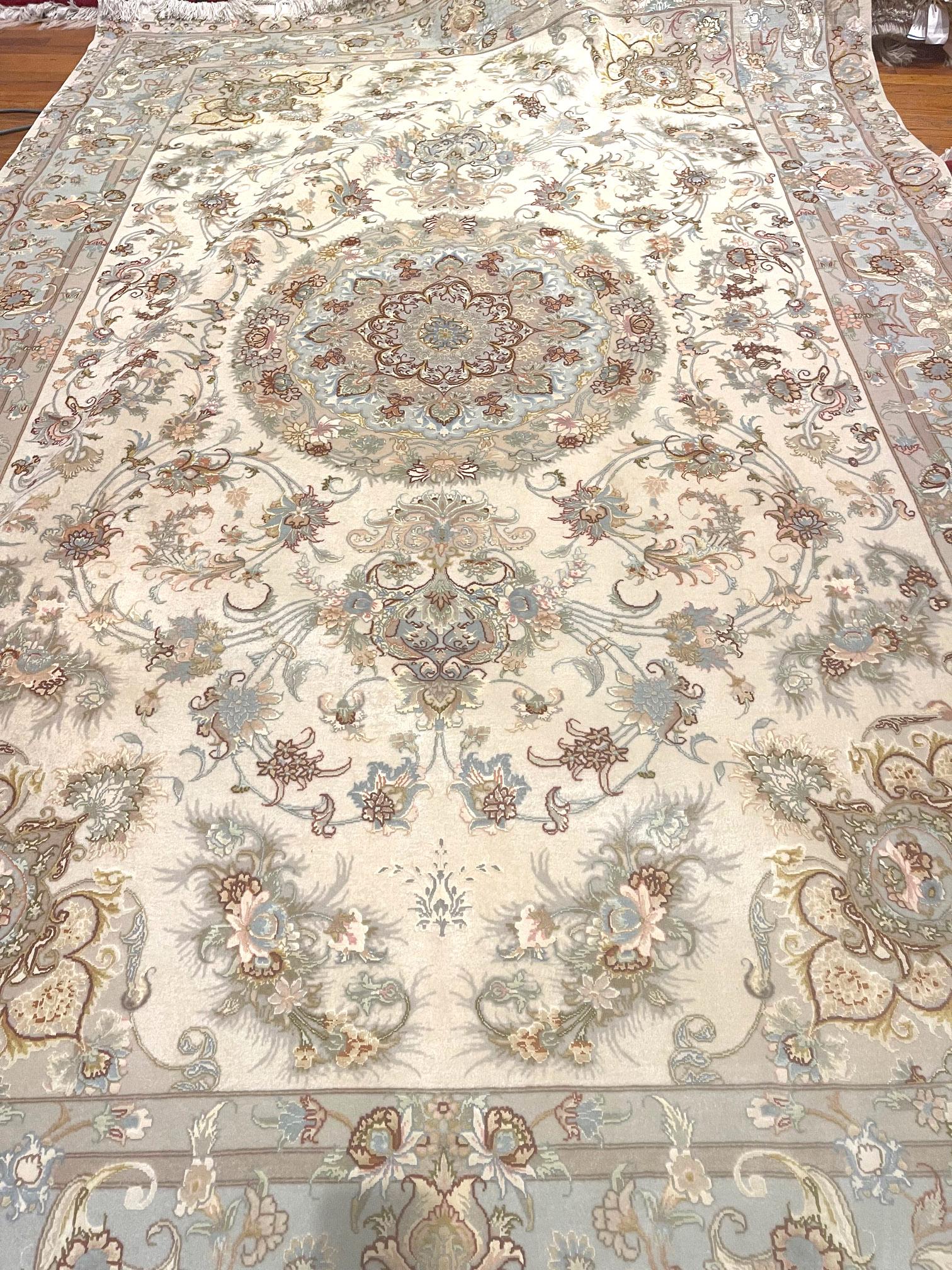 Tappeto Tabriz in seta floreale persiano in vendita 4