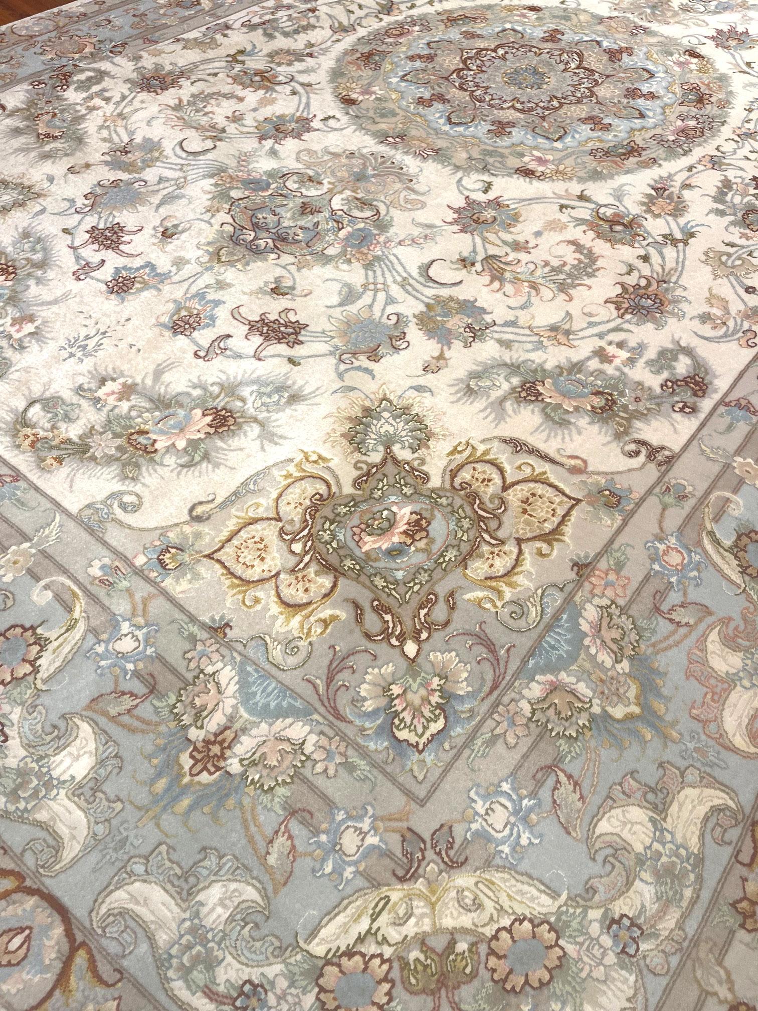 Tappeto Tabriz in seta floreale persiano in vendita 6