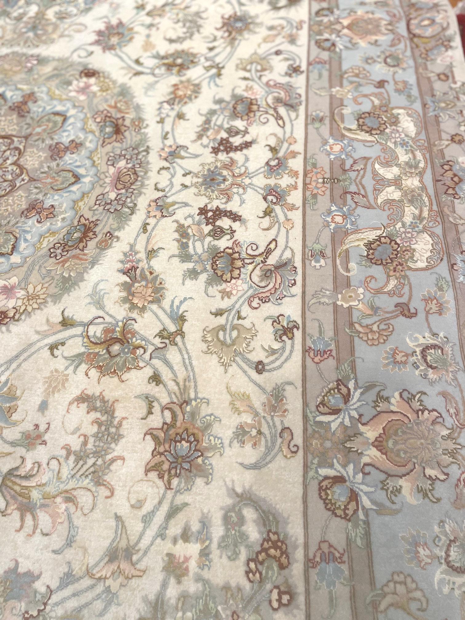 Tappeto Tabriz in seta floreale persiano in vendita 7