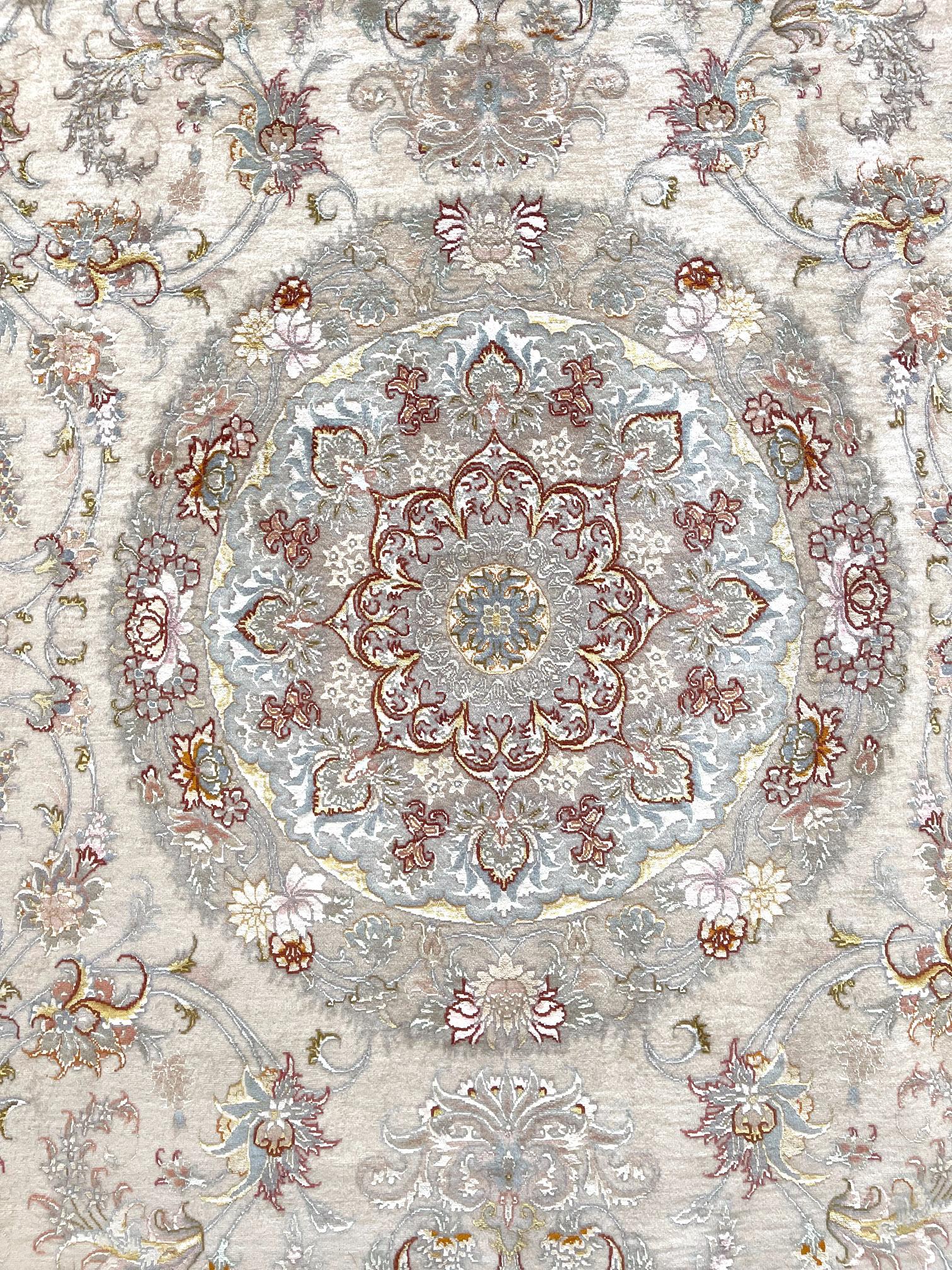 Tappeto Tabriz in seta floreale persiano In condizioni Nuovo in vendita a San Diego, CA