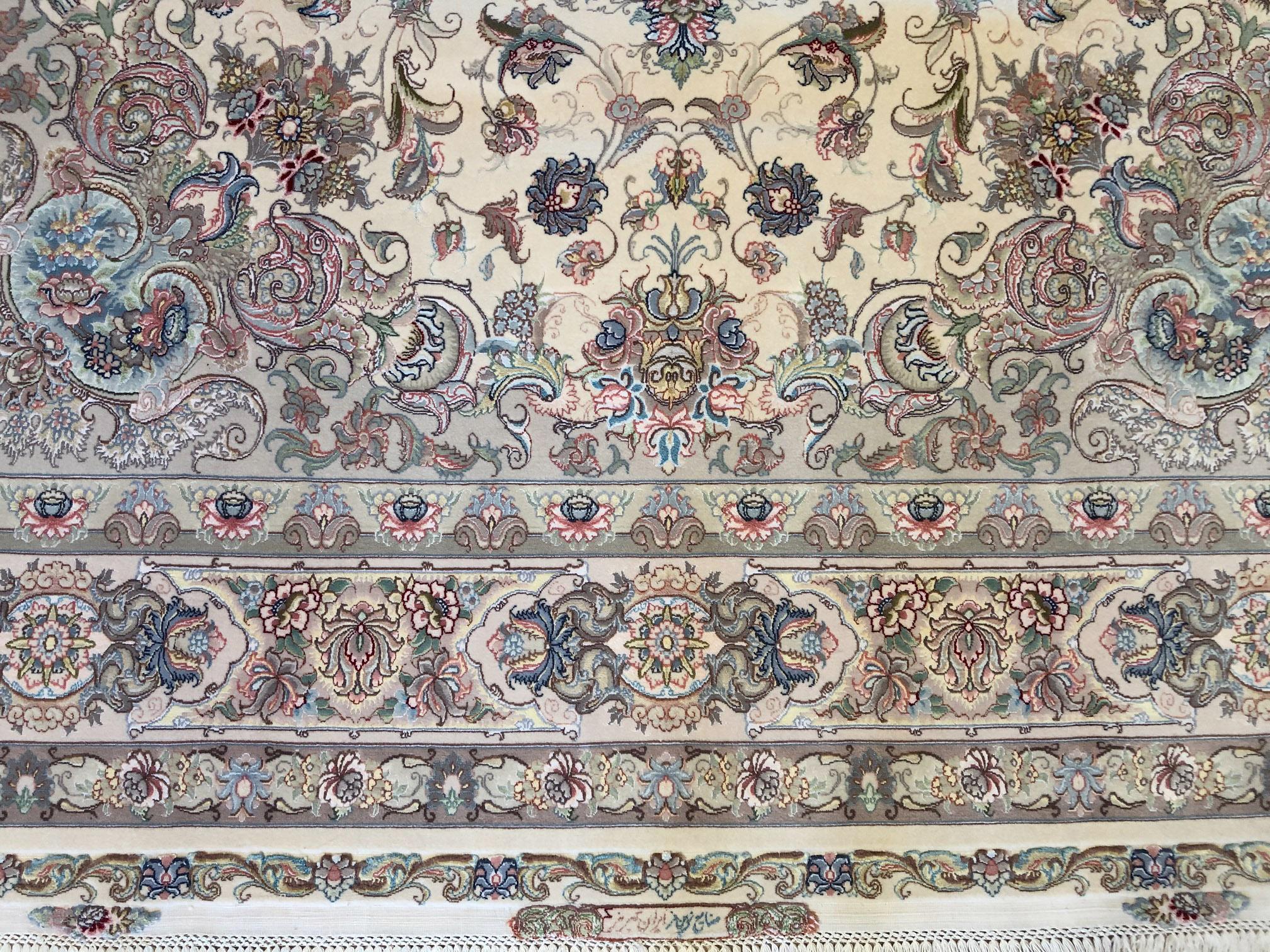 Persischer handgeknüpfter Medaillonteppich mit Blumenmuster aus Täbris im Angebot 10