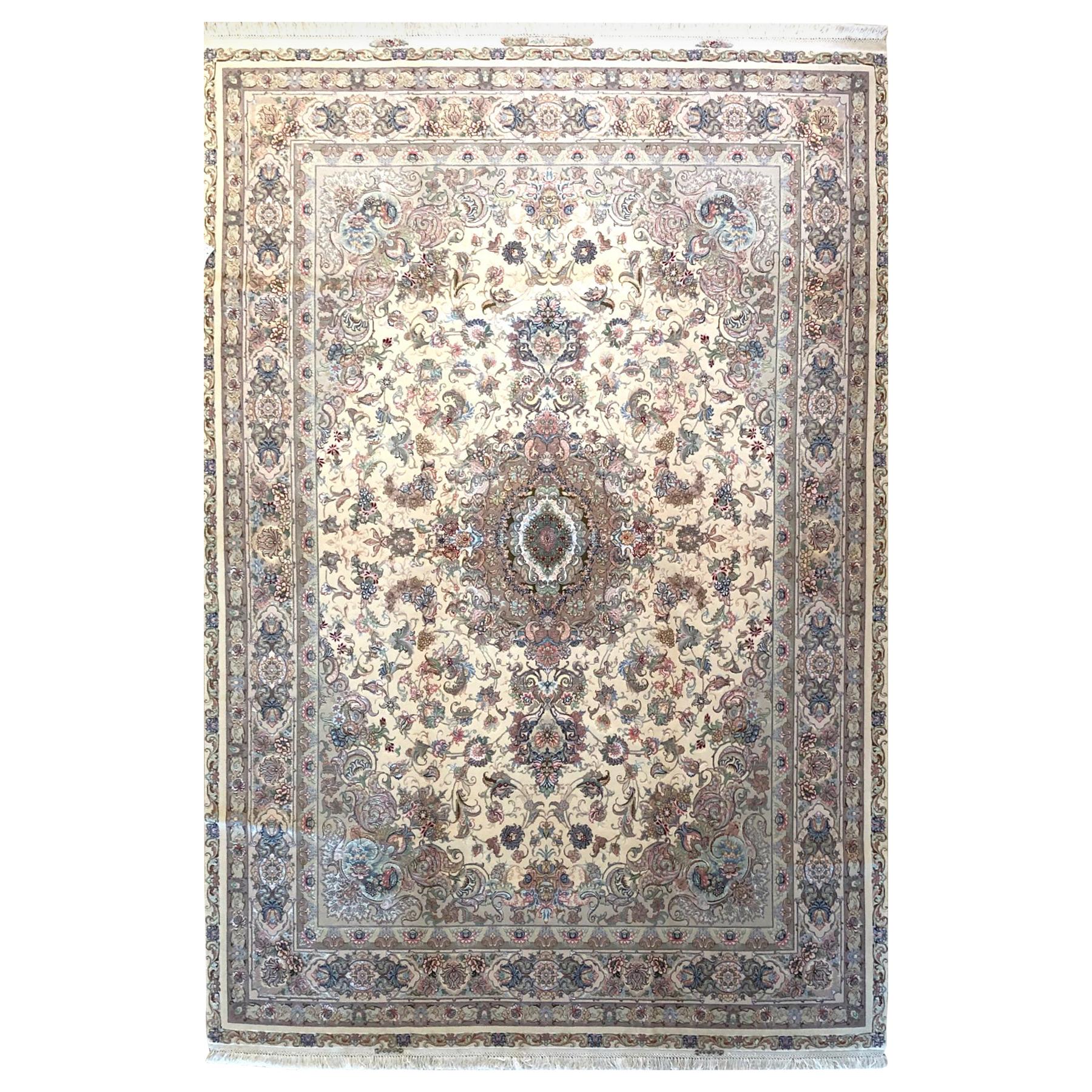 Persischer handgeknüpfter Medaillonteppich mit Blumenmuster aus Täbris