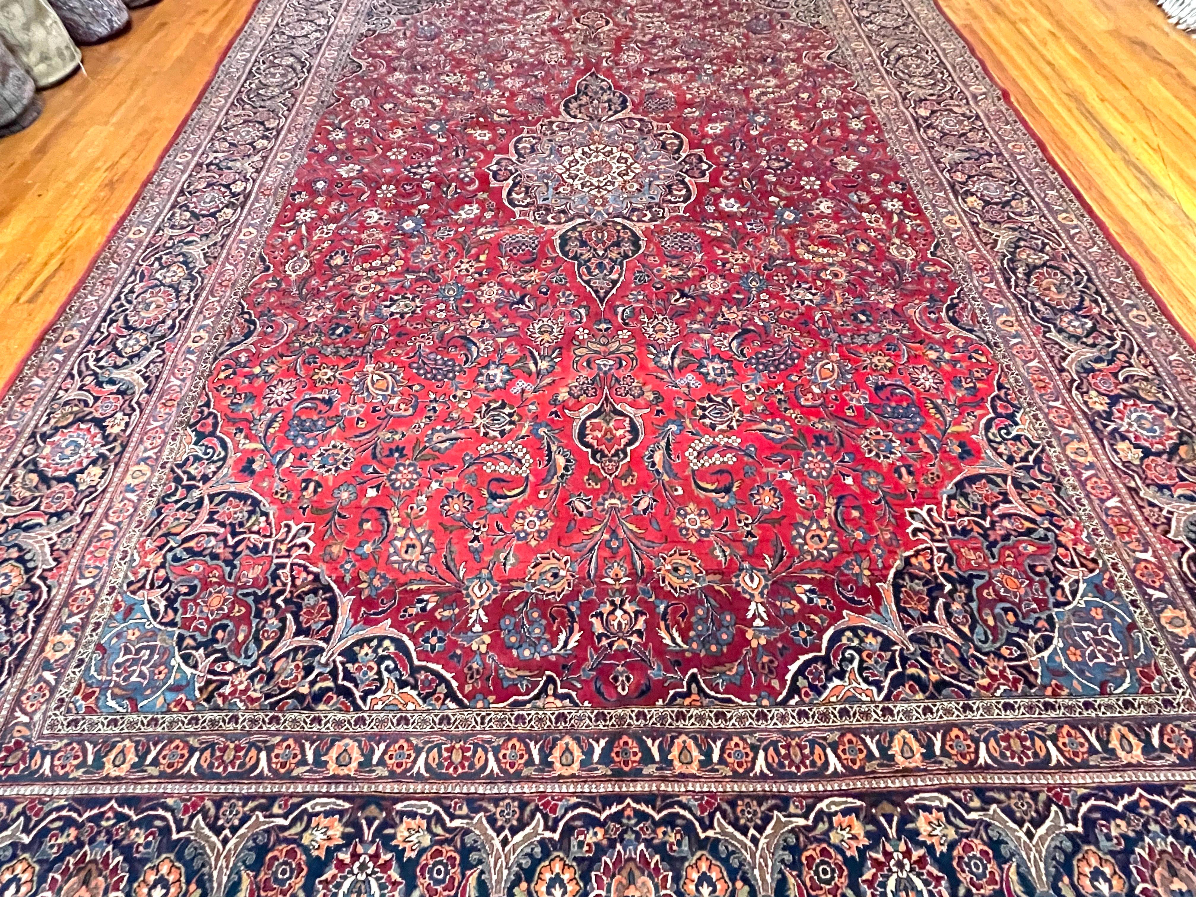 Persian Hand Knotted Medallion Floral Red Kashan Rug Circa 1940 For Sale 4