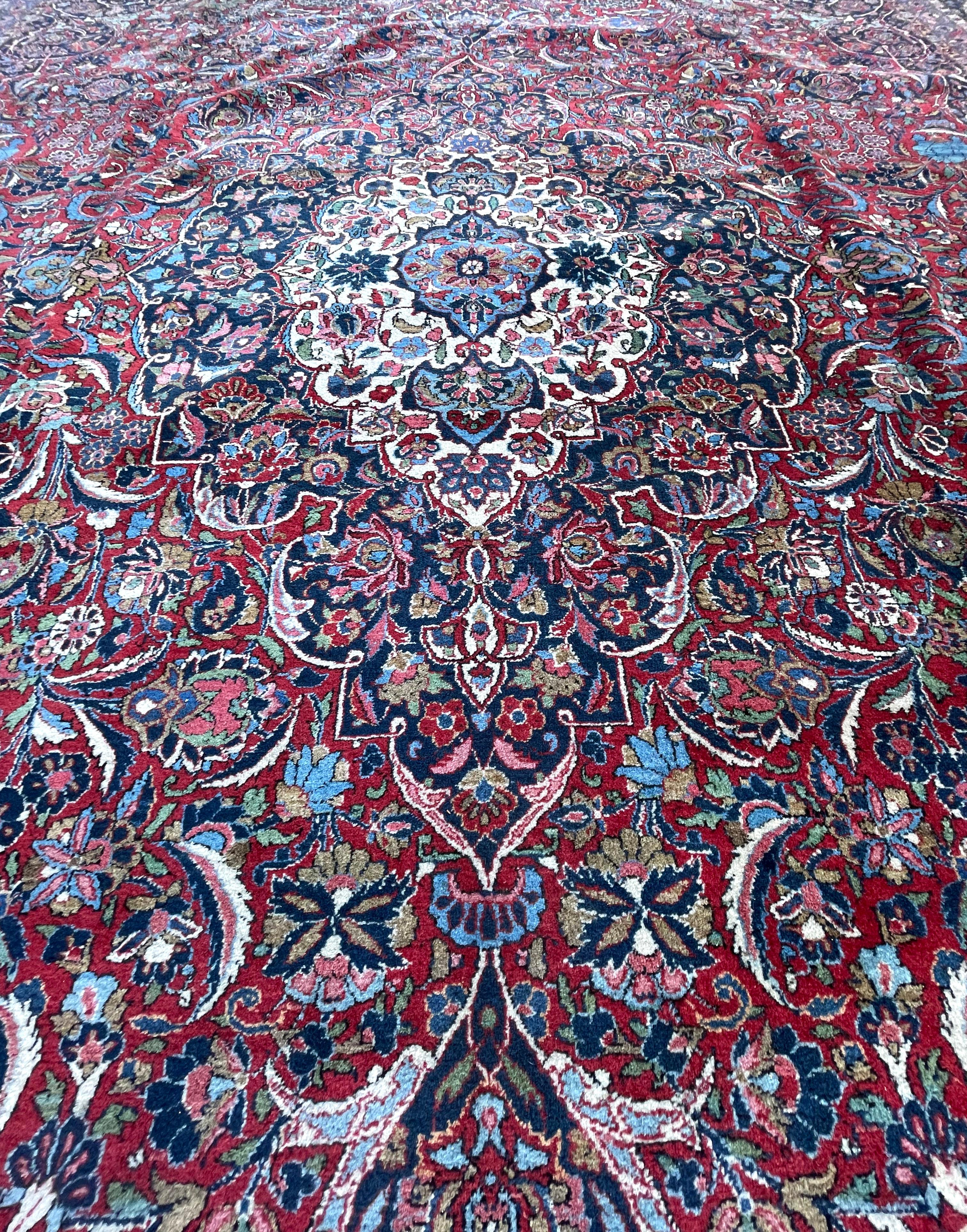 Persian Hand Knotted Medallion Floral Red Kashan Rug, circa 1940 In Fair Condition For Sale In San Diego, CA