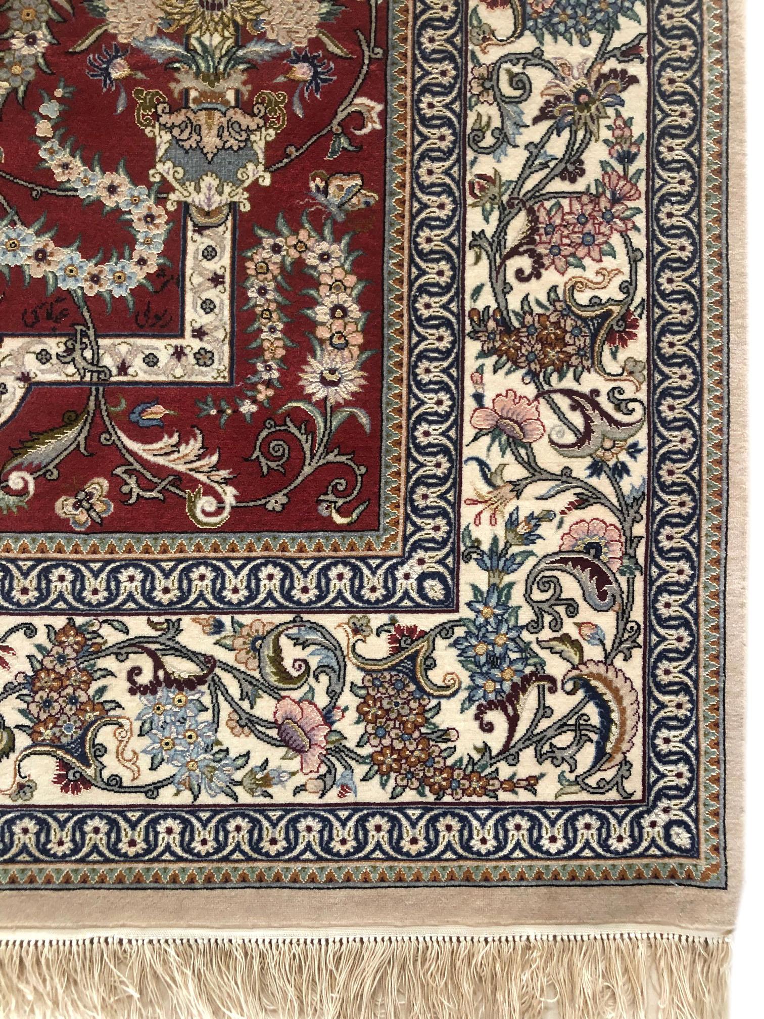 Persischer handgeknüpfter, geblümter Isfahan-Teppich aus Seide mit Medaillon im Zustand „Neu“ im Angebot in San Diego, CA