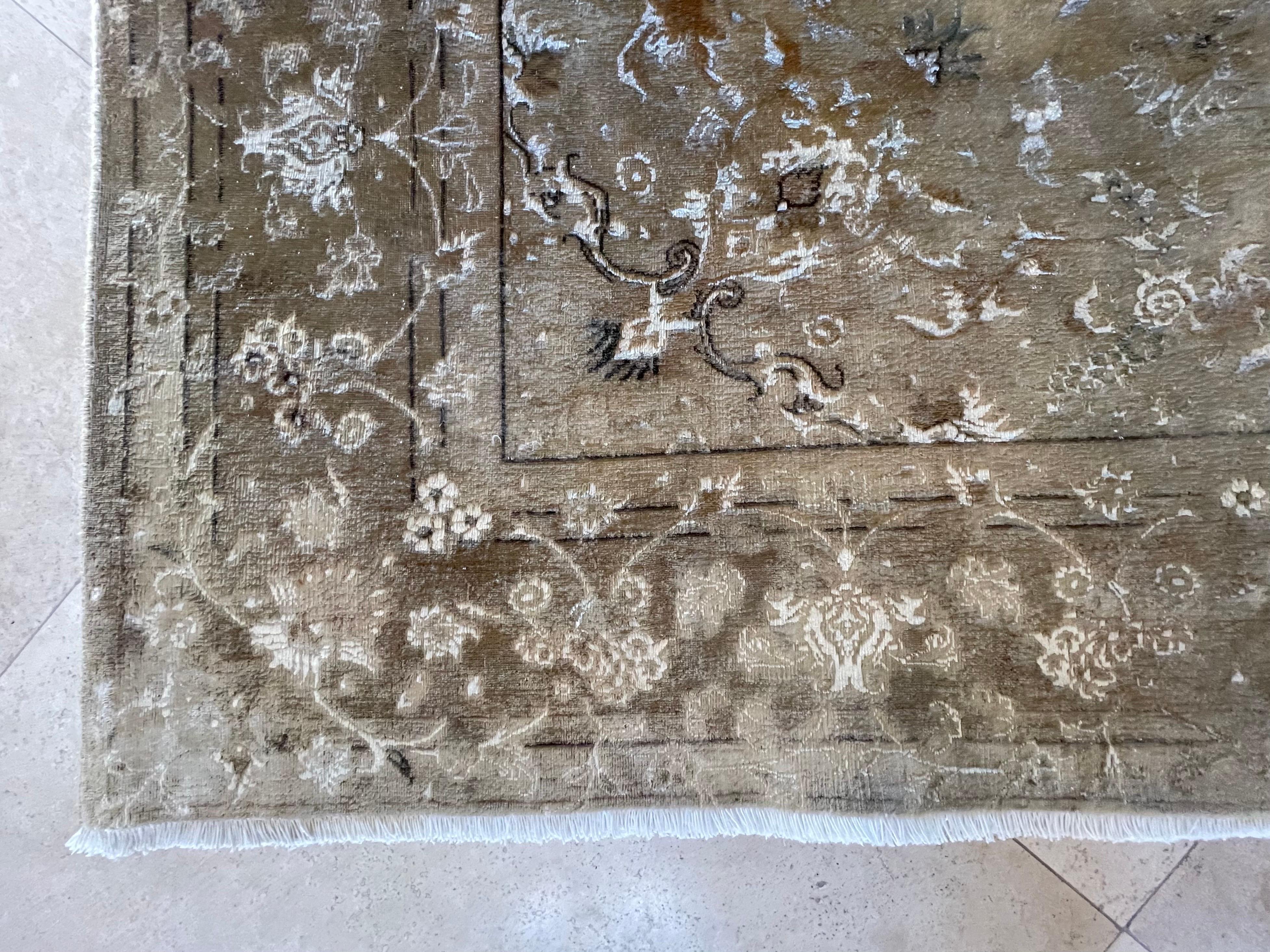 Persischer handgeknüpfter Medaillonteppich mit Blumenmuster aus Täbris im Angebot 5