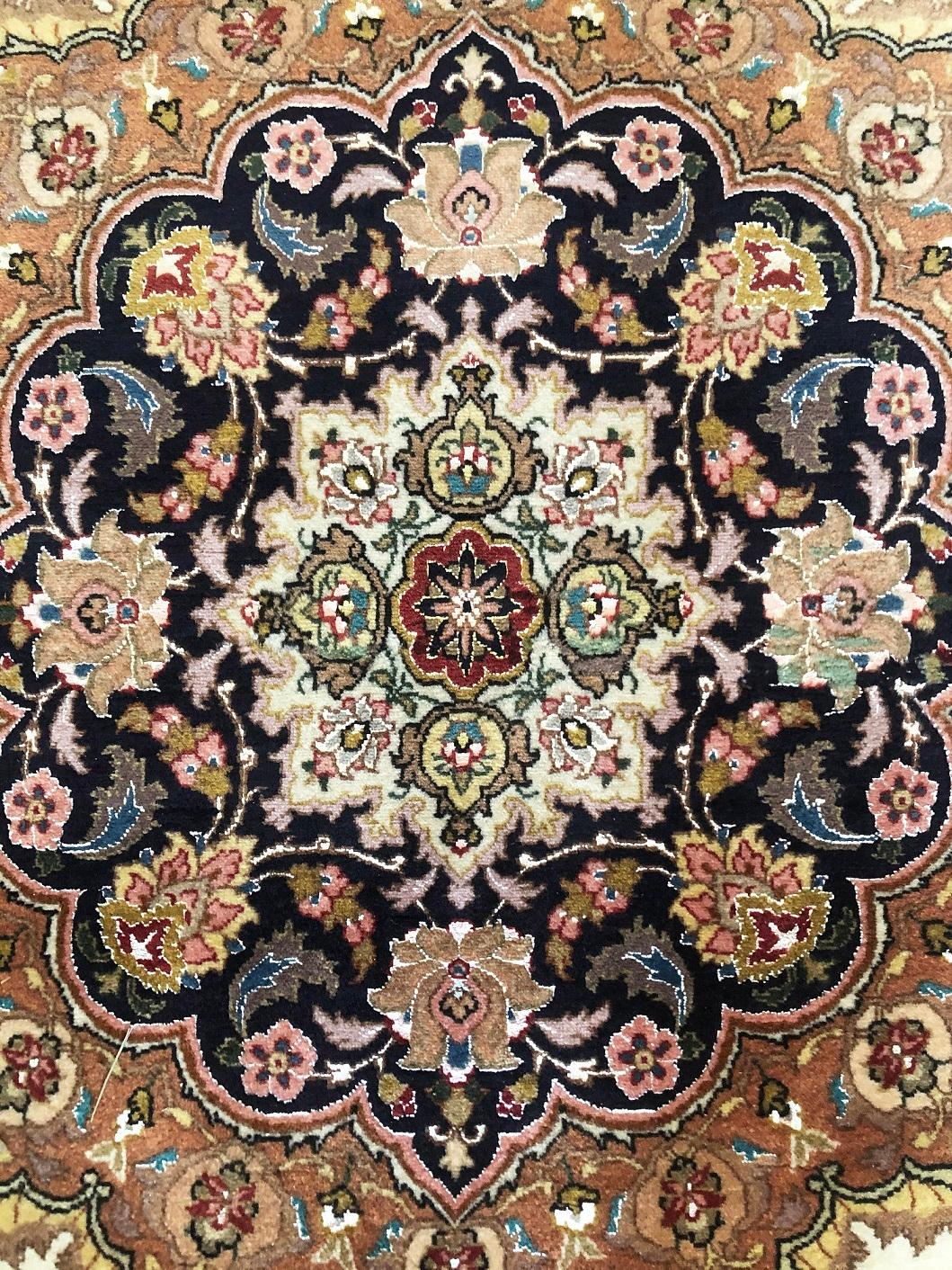 Persian Floral Tabriz Rug In Good Condition For Sale In San Diego, CA