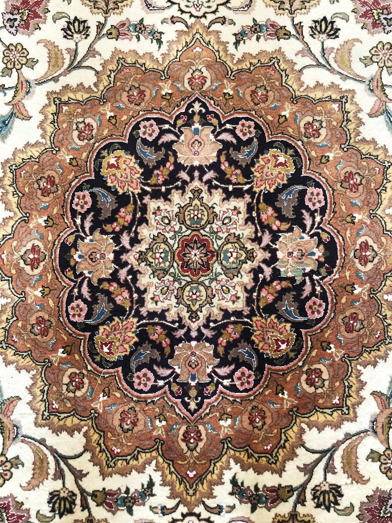 Late 20th Century Persian Hand Knotted Medallion Floral Tabriz Rug For Sale