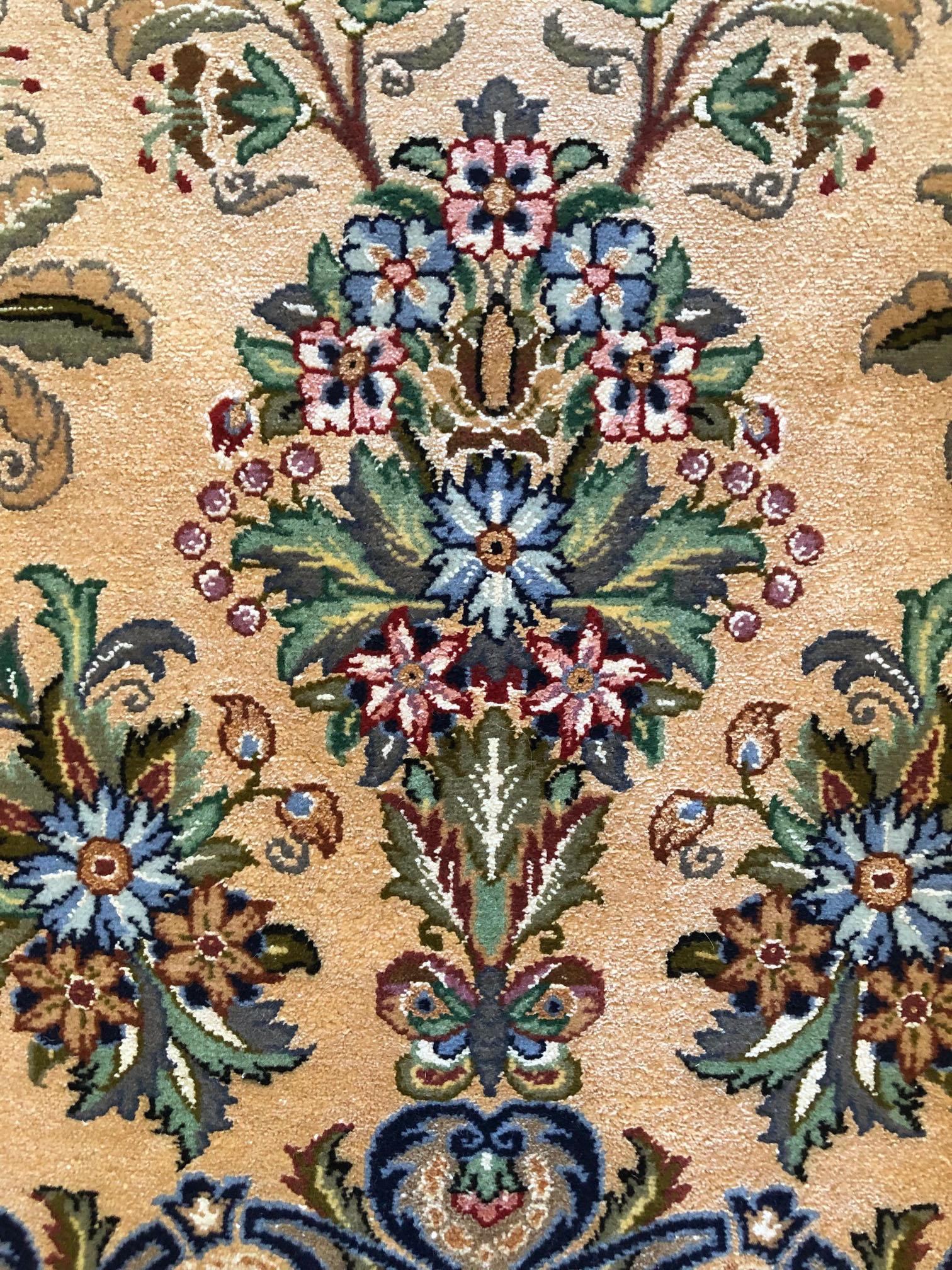 Persischer Isfahan-Teppich im Angebot 4