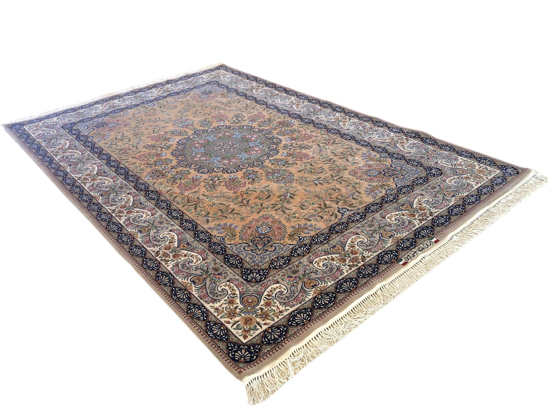 Persischer Isfahan-Teppich im Angebot 7