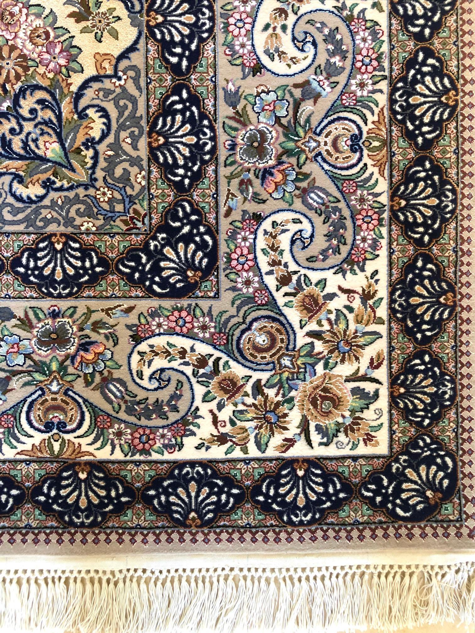 Persischer Isfahan-Teppich (Handgeknüpft) im Angebot