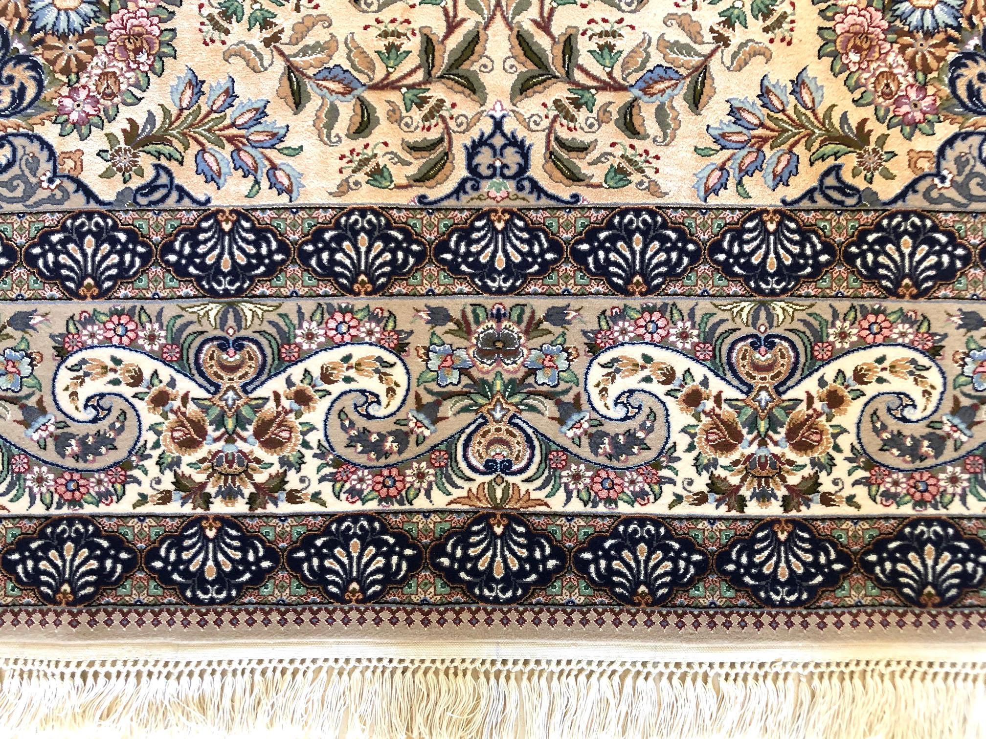 Persischer Isfahan-Teppich (21. Jahrhundert und zeitgenössisch) im Angebot