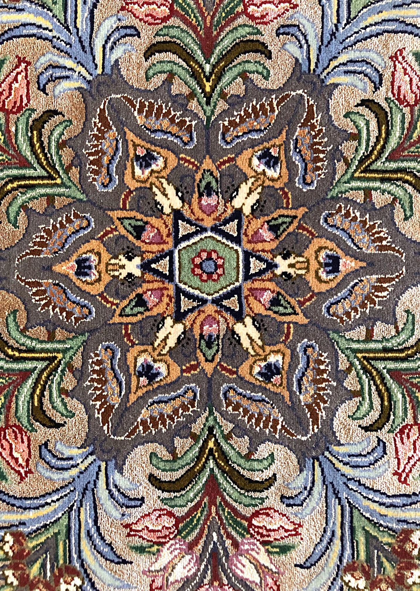 Persischer Isfahan-Teppich im Angebot 1