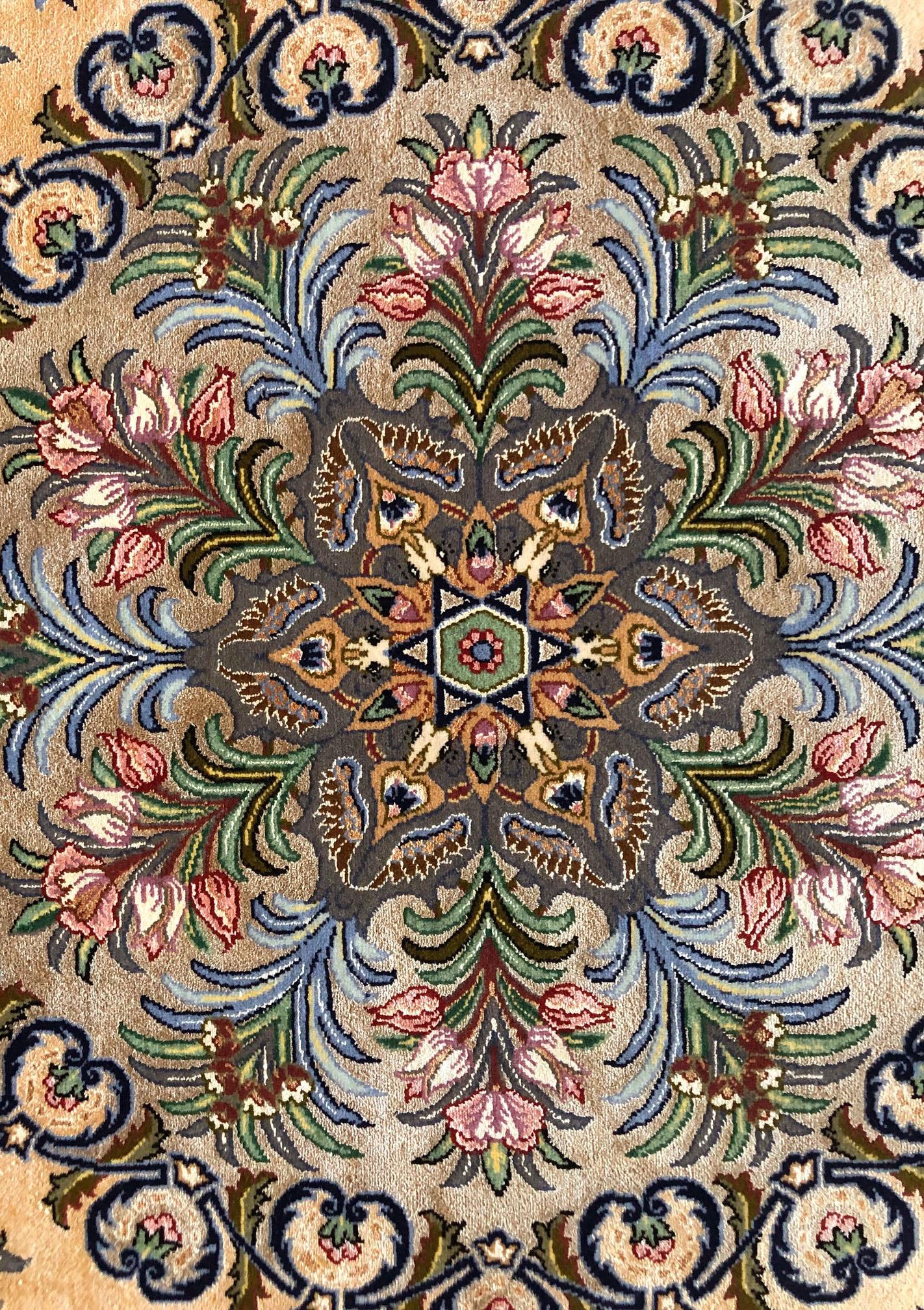 Persischer Isfahan-Teppich im Angebot 2