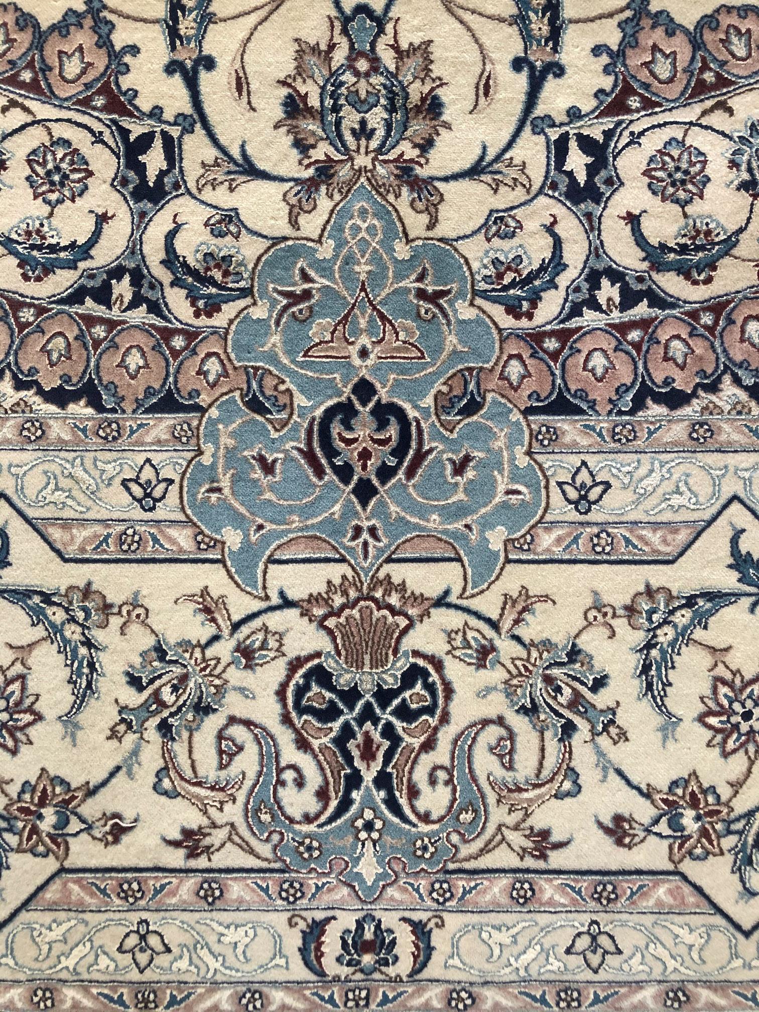 Persischer handgeknüpfter ovaler Medaillon-Teppich in Creme und Blau:: 6 La im Angebot 4