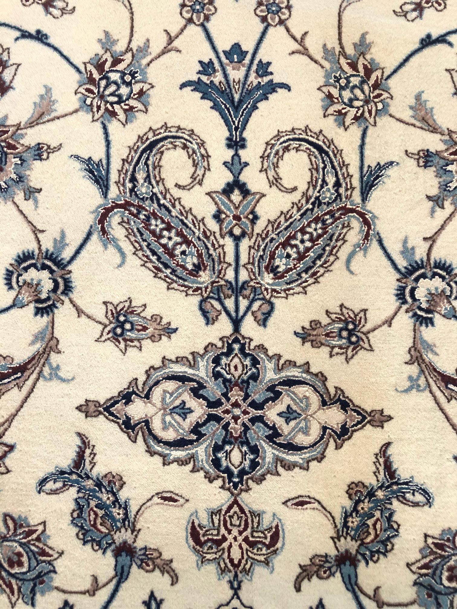 Persischer handgeknüpfter ovaler Medaillon-Teppich in Creme und Blau:: 6 La im Angebot 9