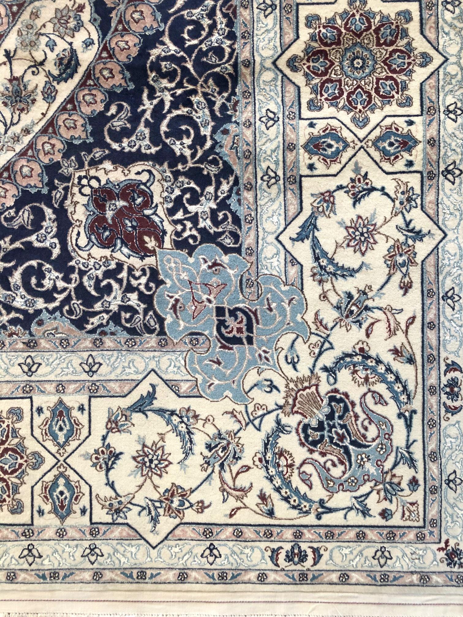 Persischer handgeknüpfter ovaler Medaillon-Teppich in Creme und Blau:: 6 La im Angebot 2