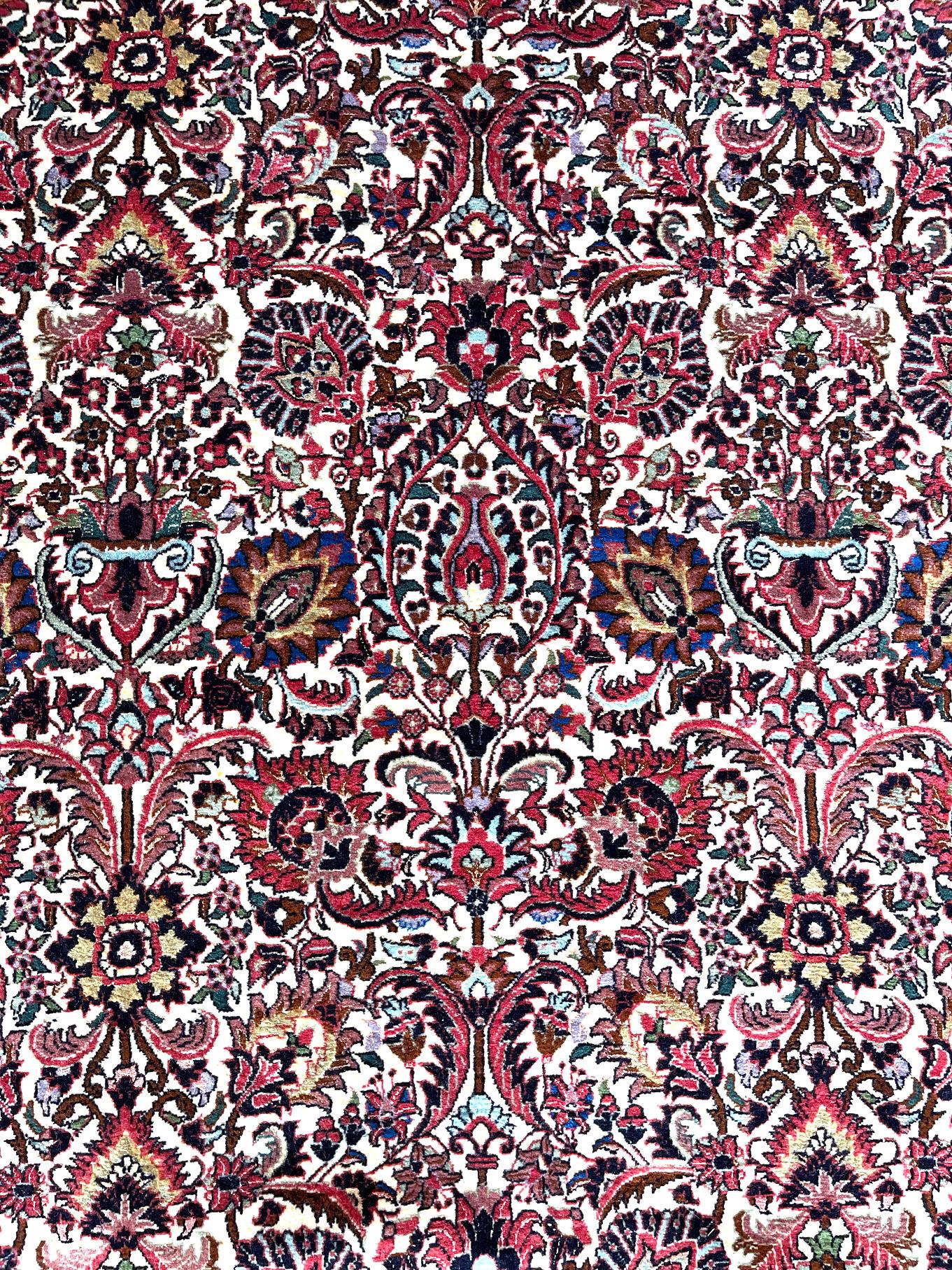 Handgeknüpfter persischer Bidjar-Läufer in Rot, Allover-Design, halb geblümt, Bijar (21. Jahrhundert und zeitgenössisch) im Angebot