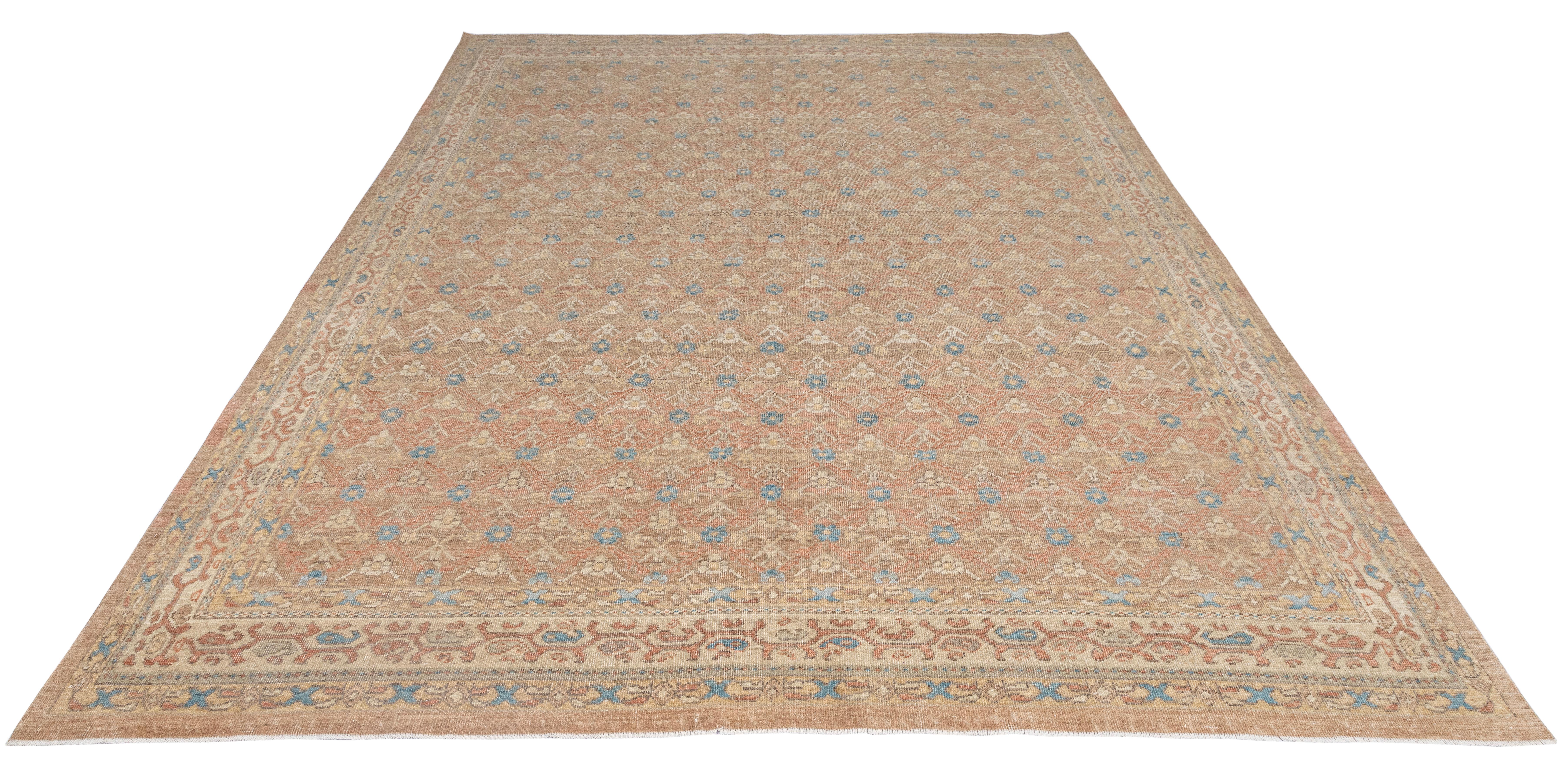 Persischer handgeknüpfter Teppich mit floralem Herati-Muster in zartem Korallenrot und Himmelblau im Angebot 1