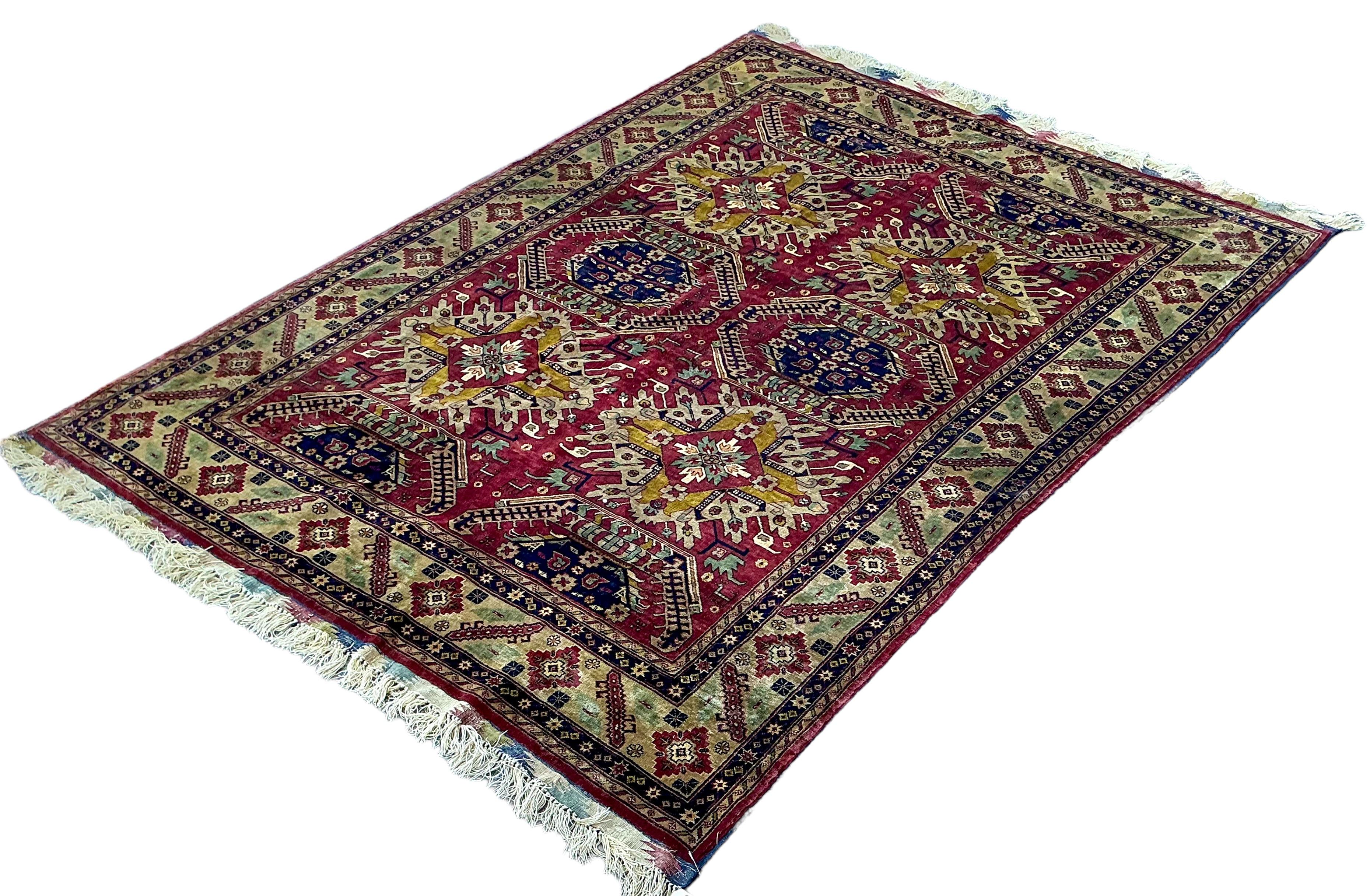 Tappeto persiano da pavimento in seta annodata a mano - 7' x 10' In condizioni buone in vendita a Kennesaw, GA