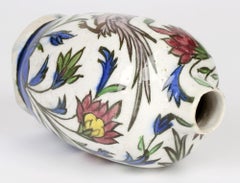 Vase persan en faïence peint à la main avec une poule et un coq