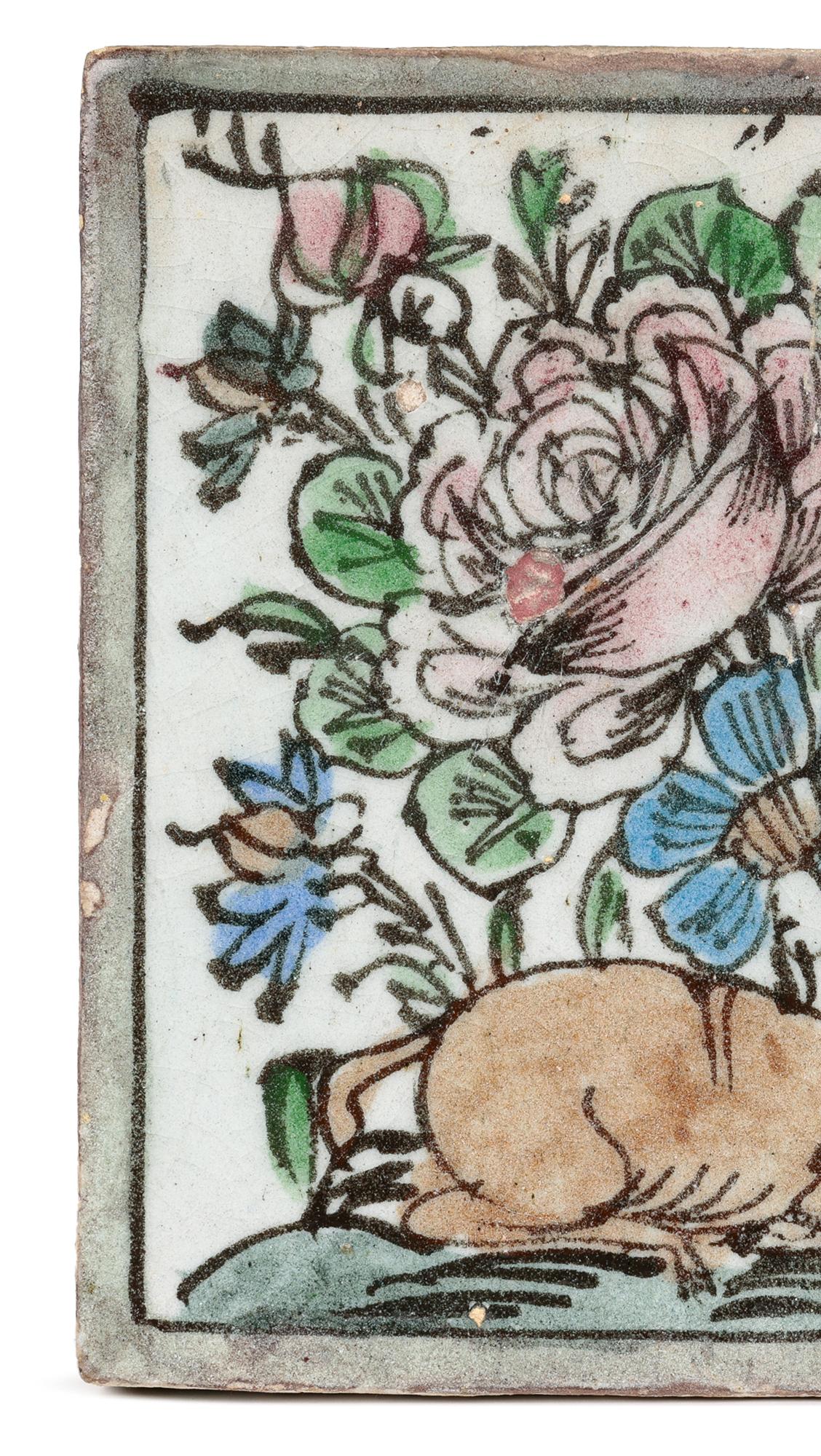 Piastrella persiana in terracotta dipinta a mano di grandi dimensioni con cervo reclinato in vendita 3