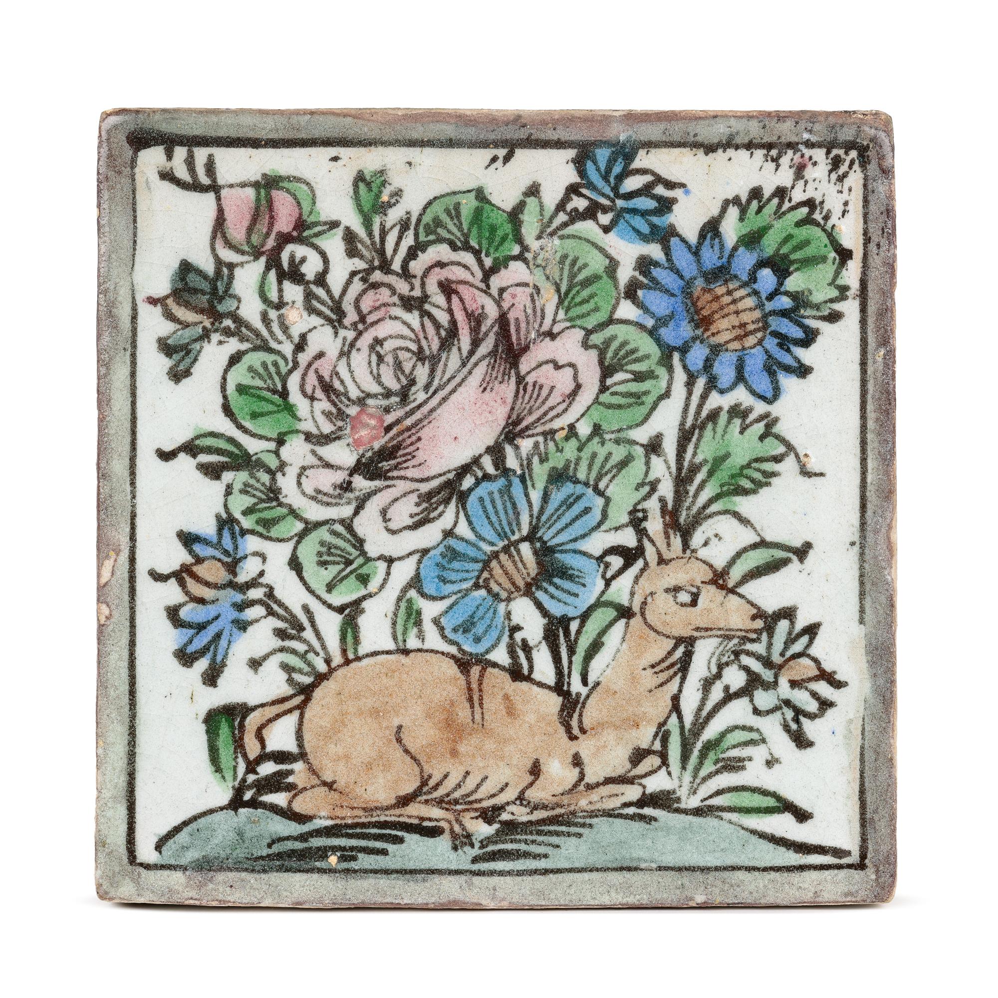 XX secolo Piastrella persiana in terracotta dipinta a mano di grandi dimensioni con cervo reclinato in vendita