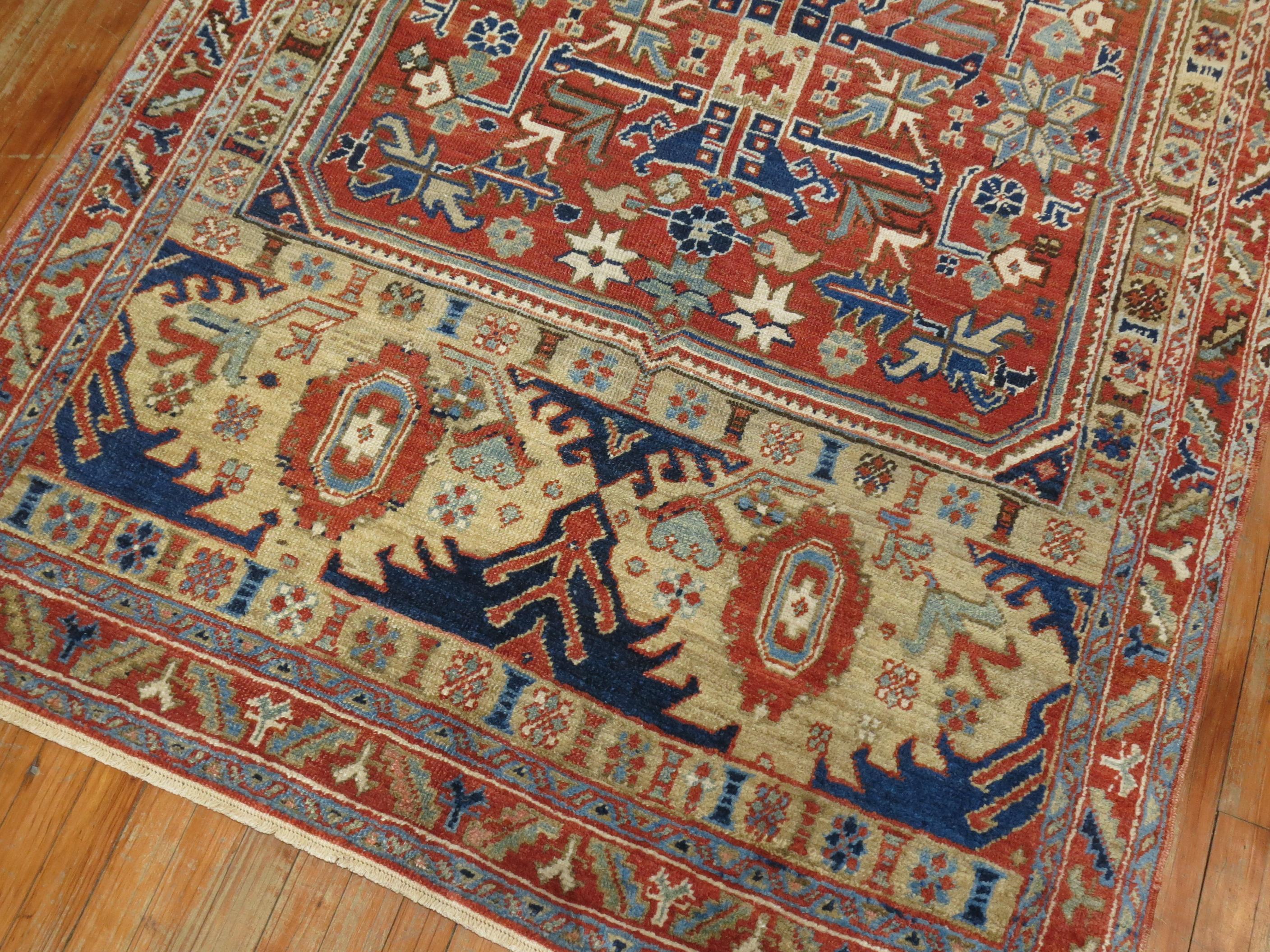 Persian Heriz Accent Rug In Good Condition For Sale In New York, NY