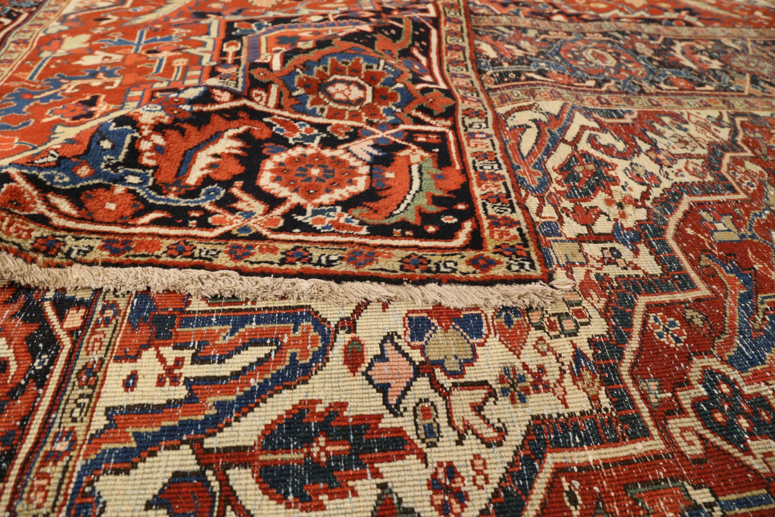 Alfombras Persas Heriz Circa 1910 - Lana Marfil Azul Marino Diseño Rojo - 75461 en Excelente estado para la venta en Dallas, TX