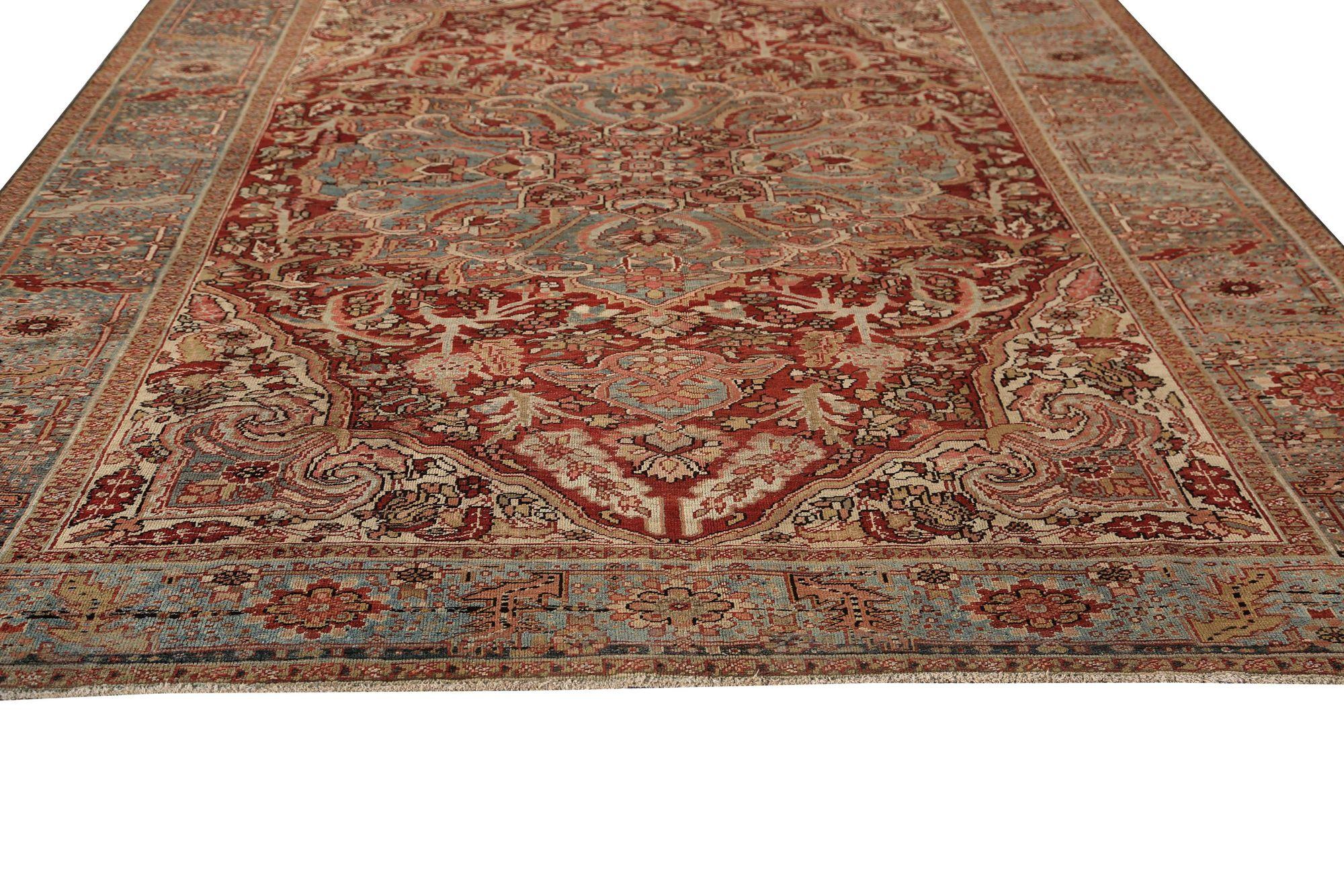 Entdecken Sie die Eleganz des persischen Heriz mit Teppichen aus der Zeit um 1910. Dieses exklusive Design aus Wolle und Hellblau-Rot ist perfekt, um Ihren Raum zu verschönern.
