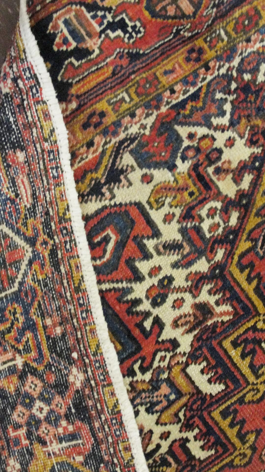 Persian Heriz Carpet In Excellent Condition In Evanston, IL
