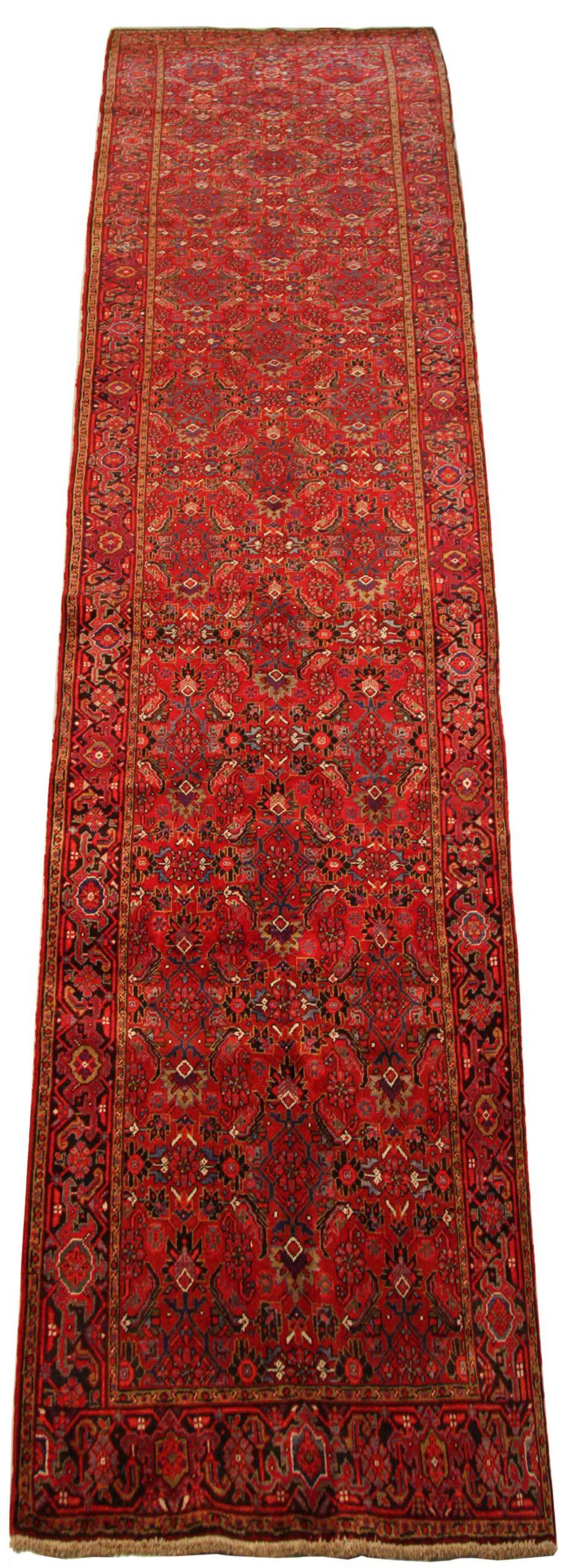 Scopri l'eleganza del Persian Heriz, caratterizzato da una splendida lavorazione artigianale del 1880 circa. Progettato con una meticolosa attenzione ai dettagli, questo design esclusivo è perfetto per valorizzare il tuo spazio.