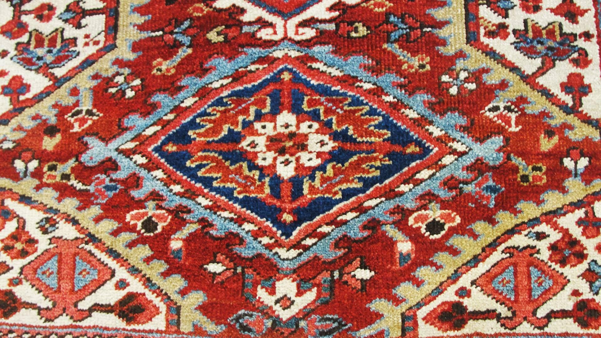 Hand-Woven Antique Persian Heriz, Early 20th Century, 3'8