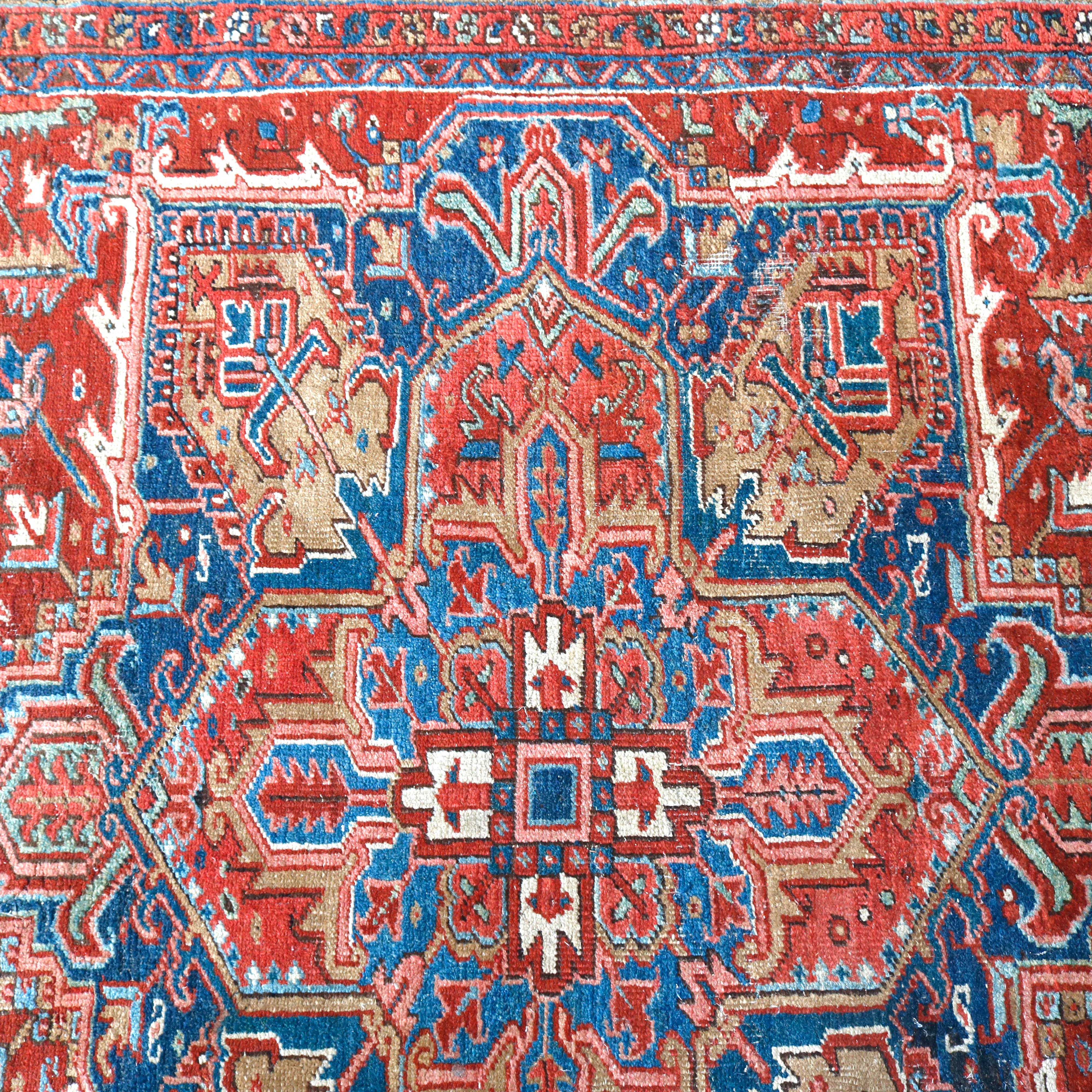 Persian Heriz Oriental Room Size Carpet, circa 1940 1