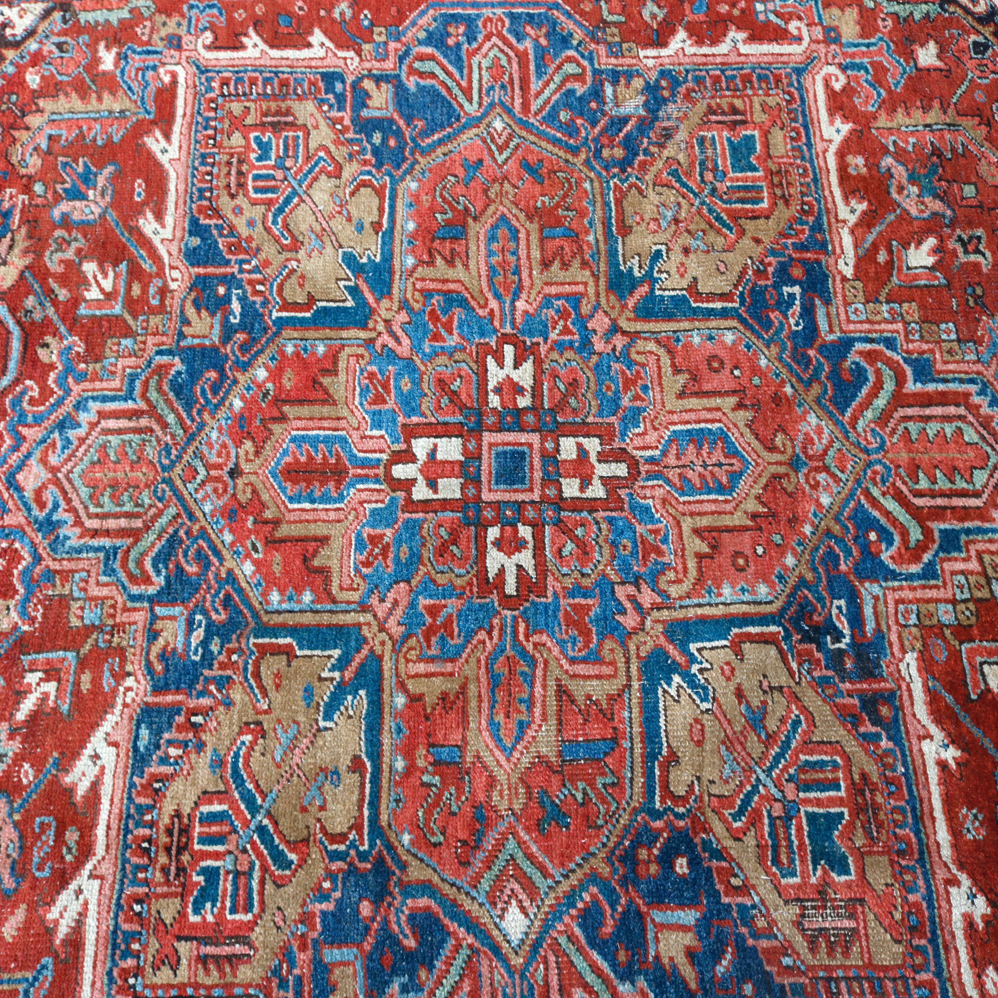 Persian Heriz Oriental Room Size Carpet, circa 1940 2