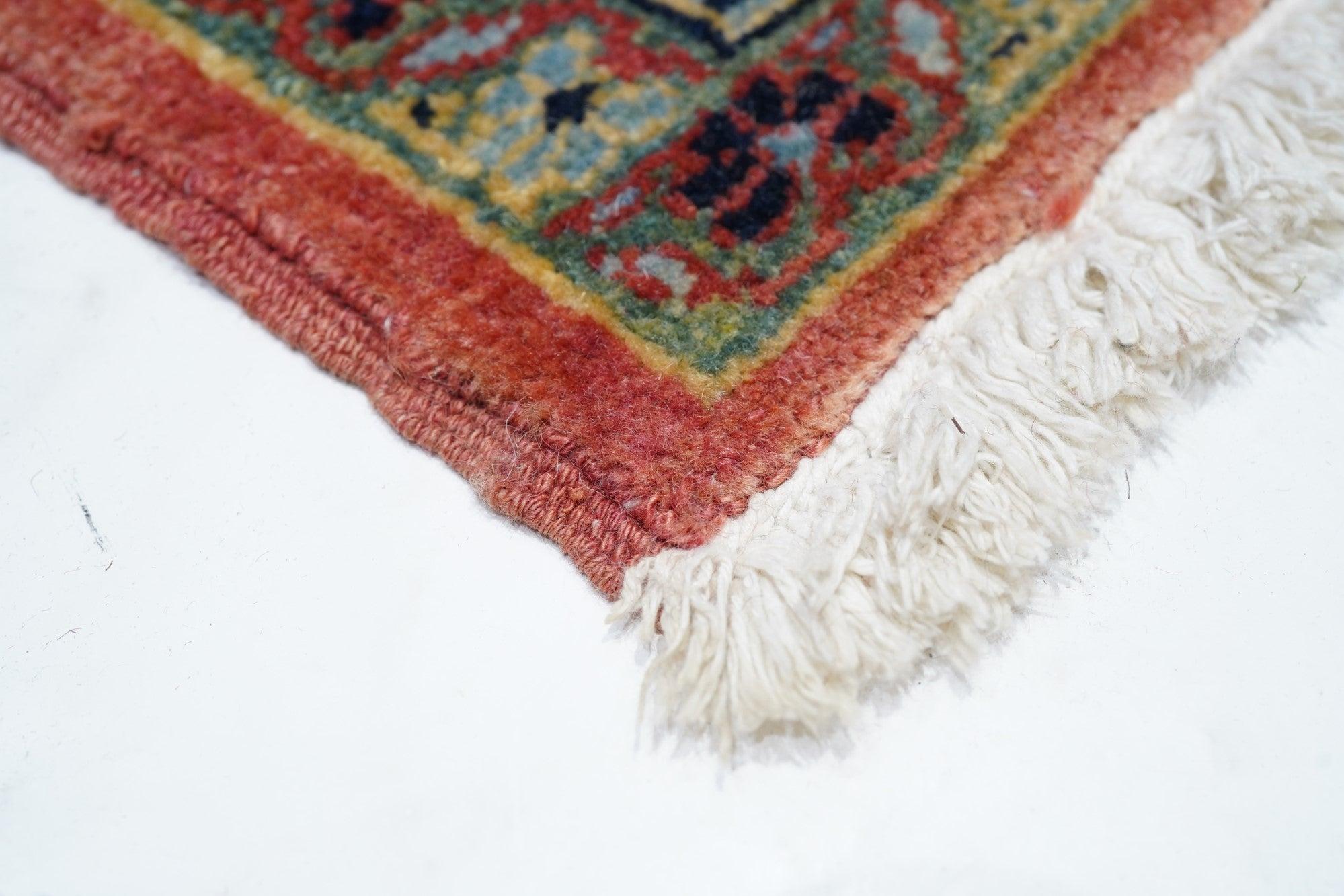 Contemporary Persian Heriz Rug 6'8'' x 9'4'' For Sale