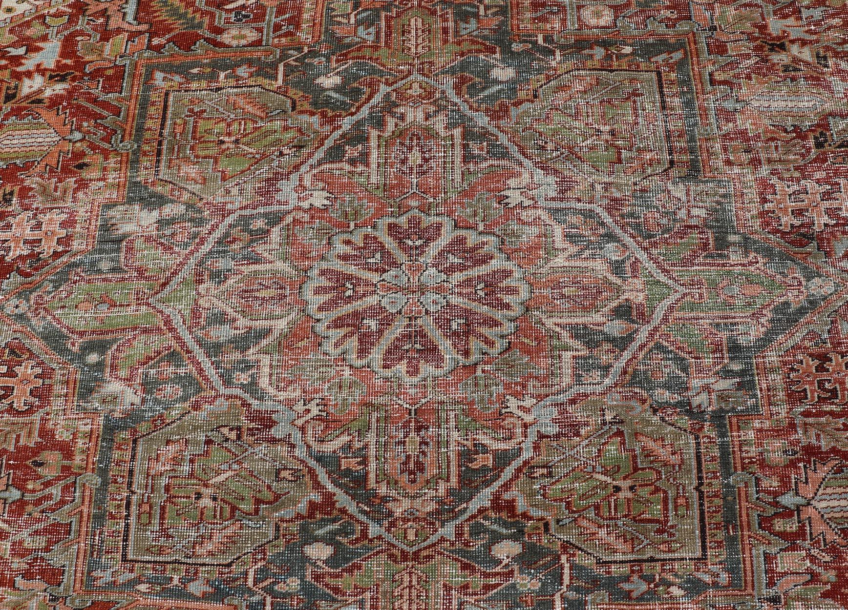 Persischer Heriz-Teppich in reichhaltiger Farbpalette und Medaillon-Design 8'10 x 11'1 im Angebot 6