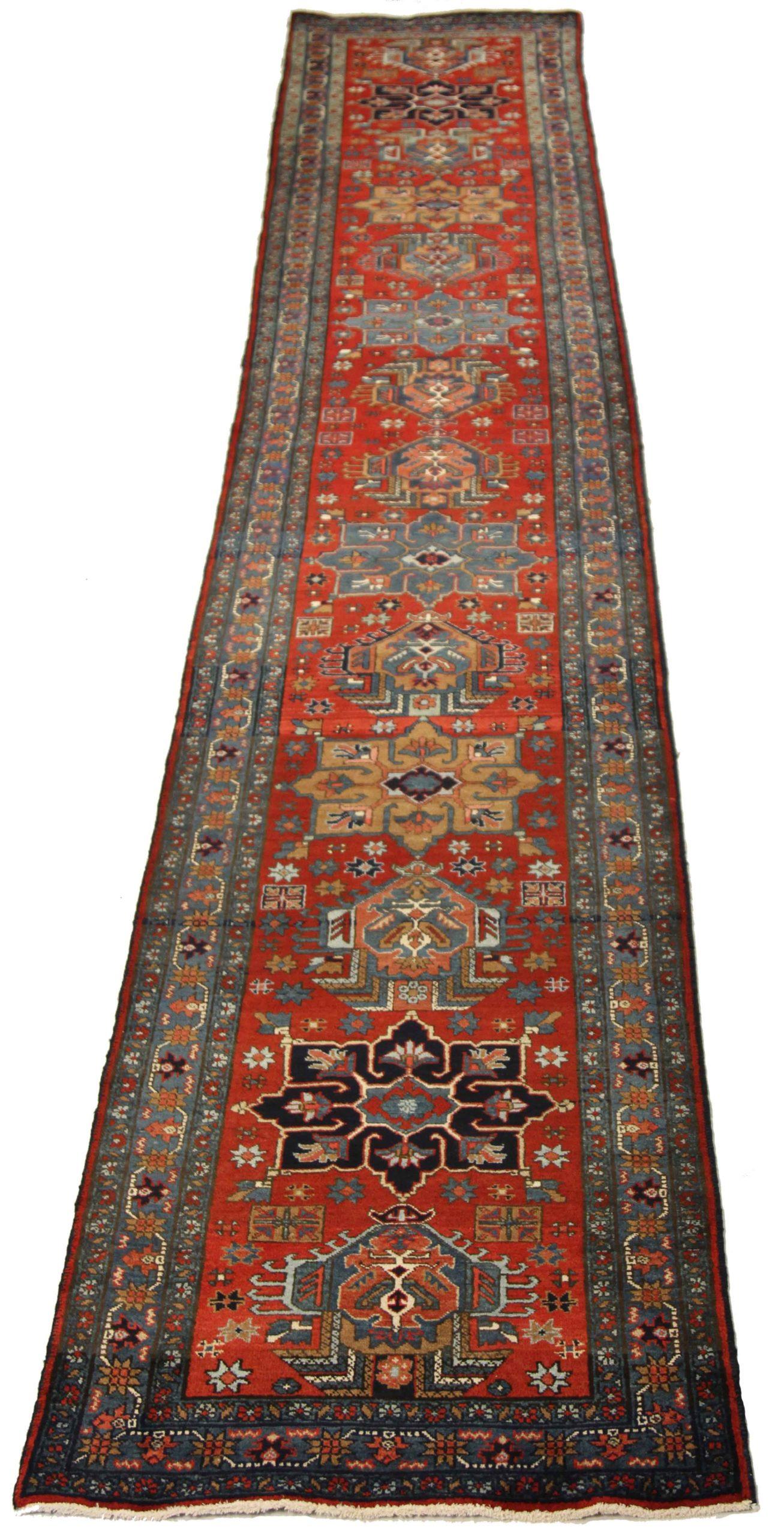 Descubre la elegancia de la alfombra persa Heriz de Circa 1880. Diseñado con meticulosa atención al detalle, este diseño exclusivo es perfecto para realzar tu espacio.