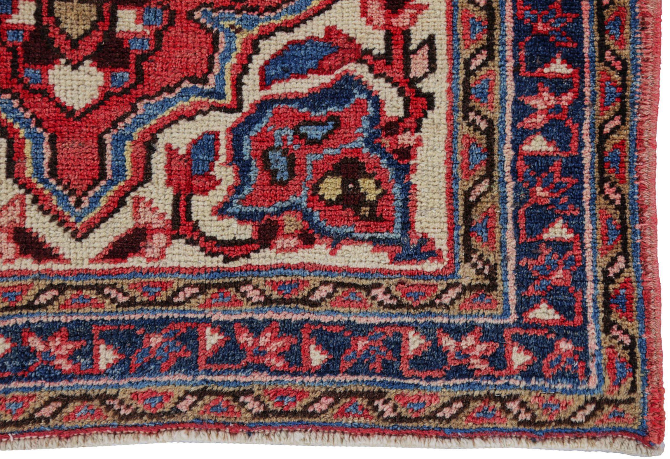 Persischer Heriz-Läufer Circa 1910 - Wolle Blau Elfenbein Rot Design - 91195 (20. Jahrhundert) im Angebot
